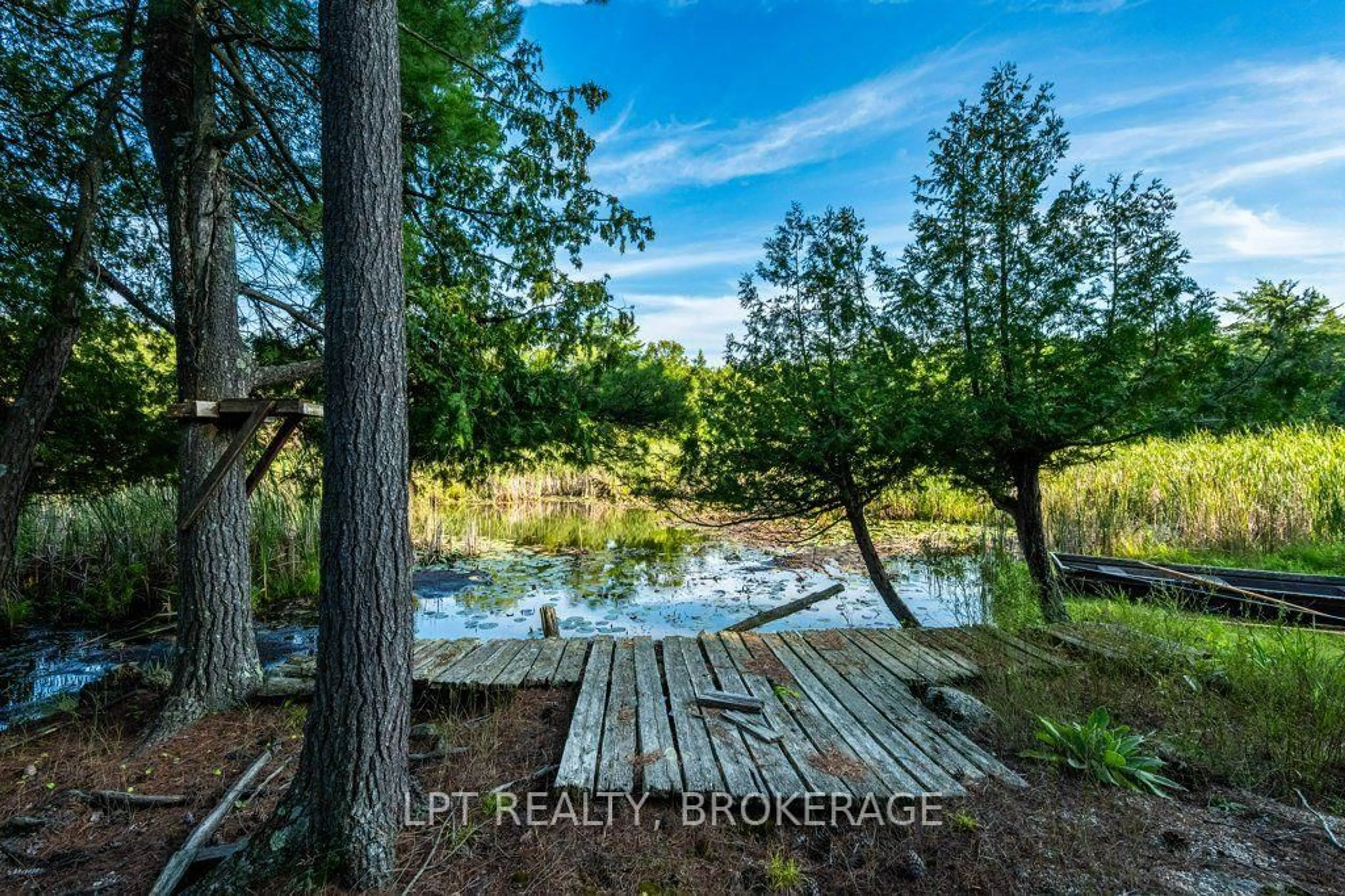 A pic from outside/outdoor area/front of a property/back of a property/a pic from drone, water/lake/river/ocean view for 131 Leisure Point Rd, Rideau Lakes Ontario K0G 1X0