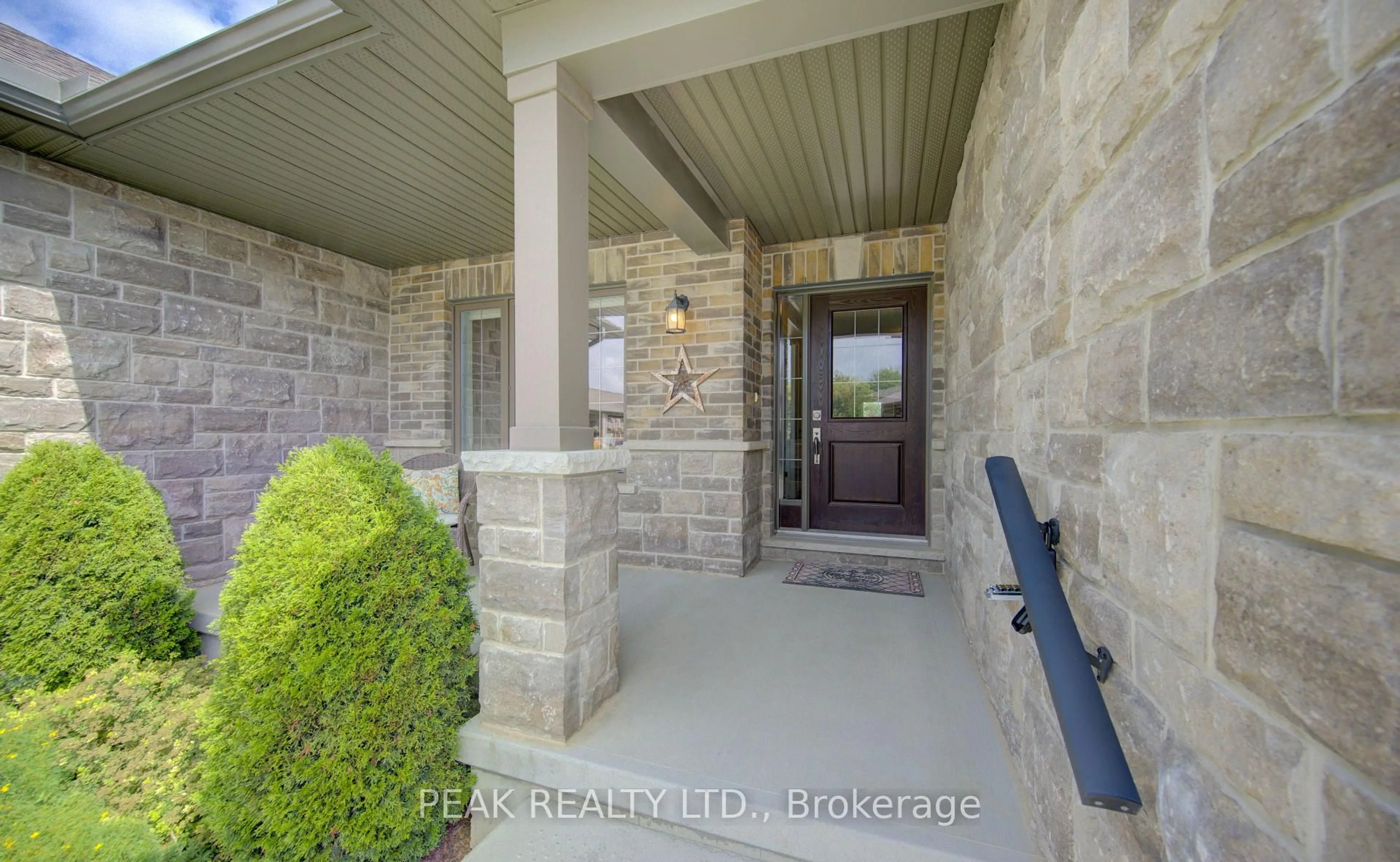 Indoor entryway for 53 Roth St #6, East Zorra-Tavistock Ontario N0B 2R0