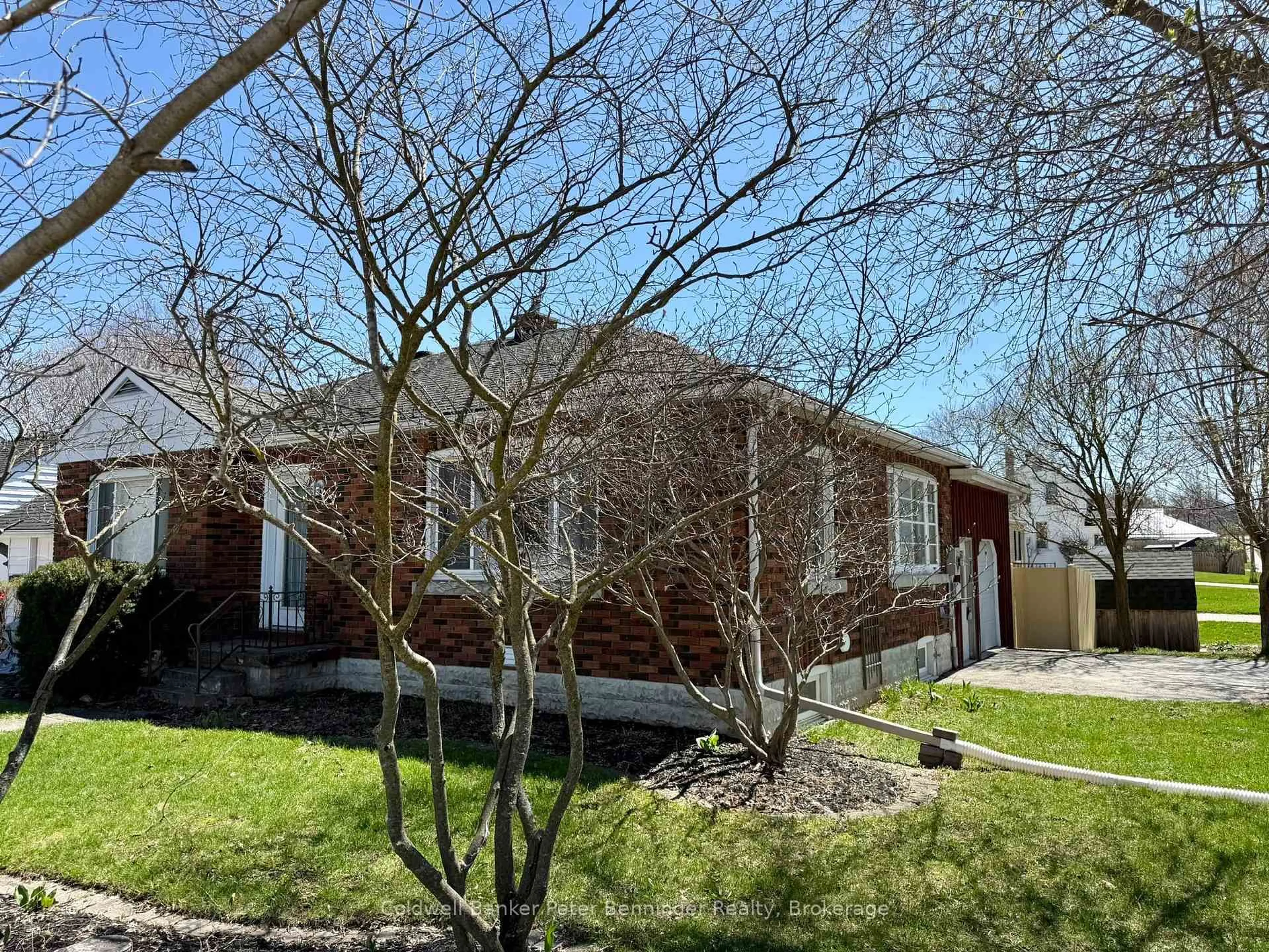 Unknown for 501 Napier St, Brockton Ontario N0G 2V0