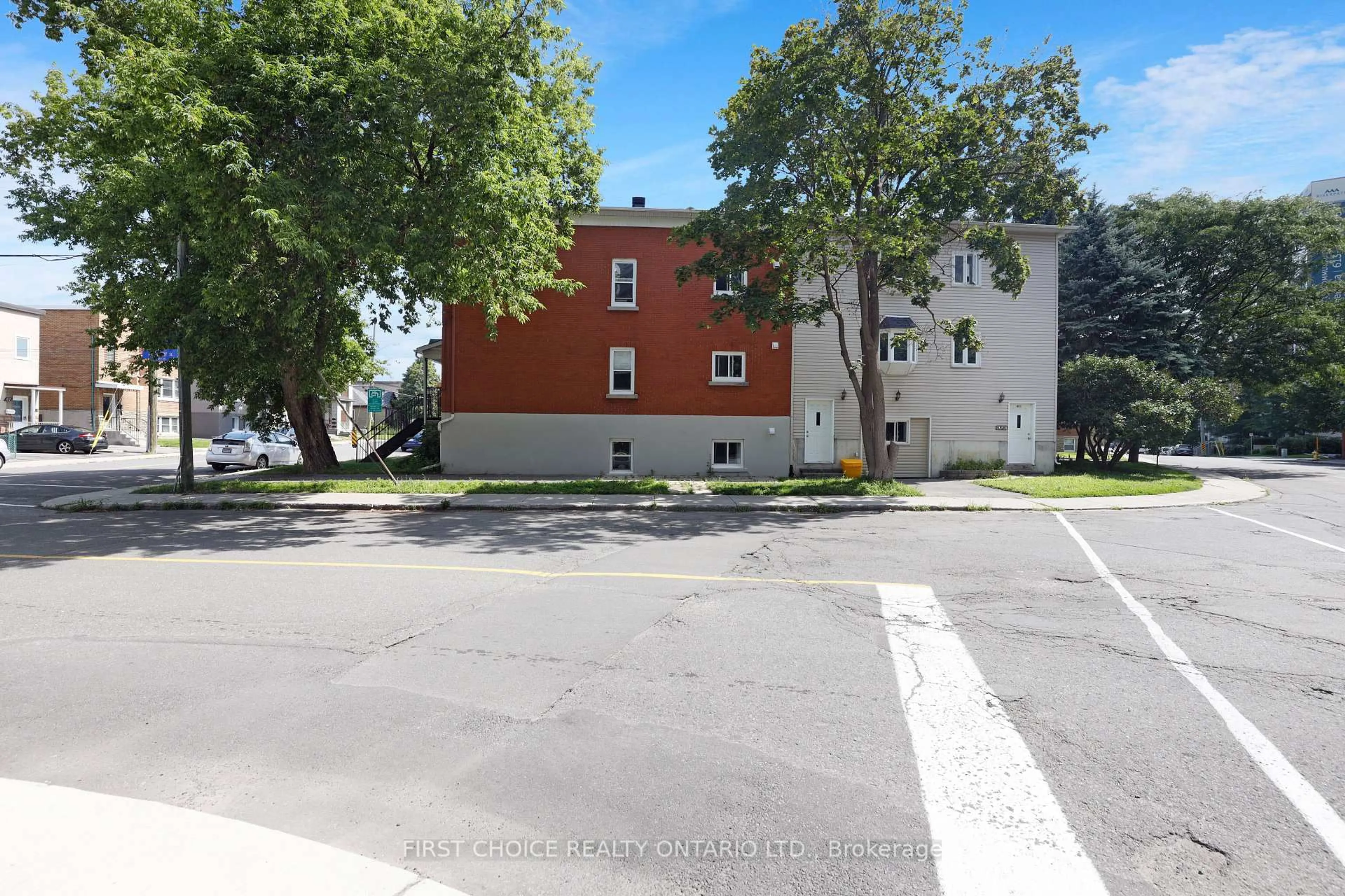 A pic from outside/outdoor area/front of a property/back of a property/a pic from drone, street for 64 Genest St, Ottawa Ontario K1L 7Z2