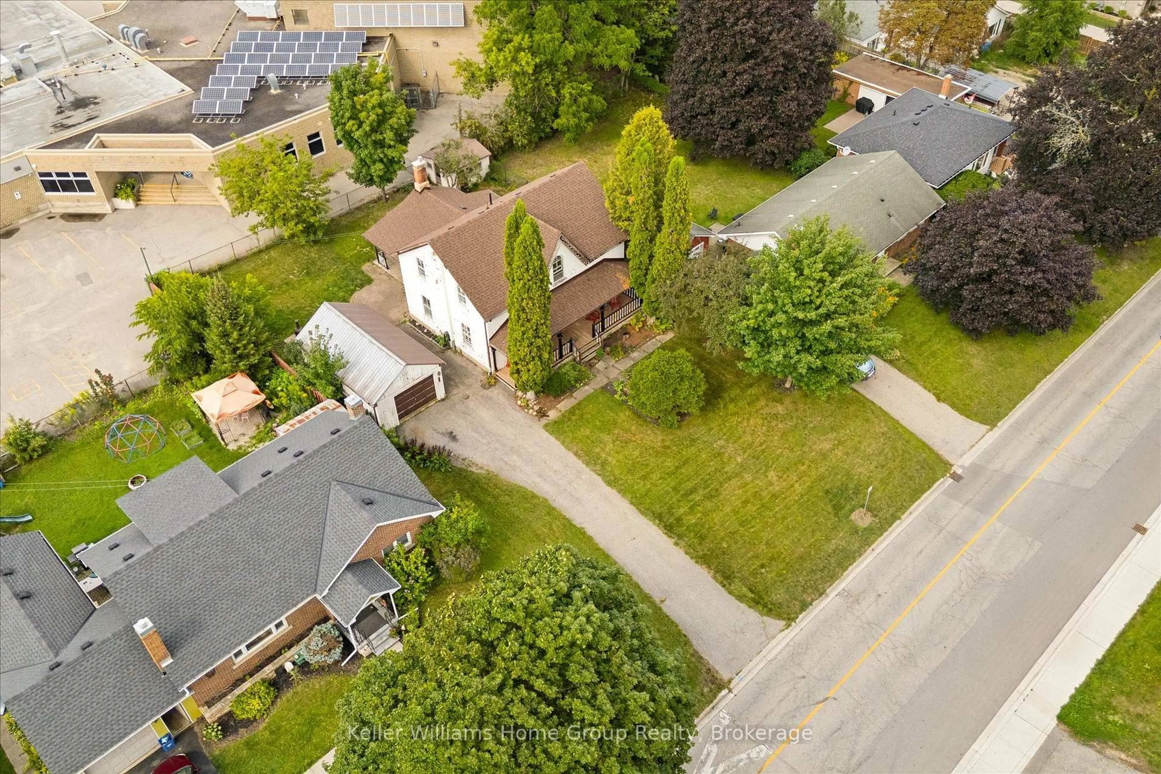 A pic from outside/outdoor area/front of a property/back of a property/a pic from drone, street for 339 GARAFRAXA St, Centre Wellington Ontario N1M 1E4