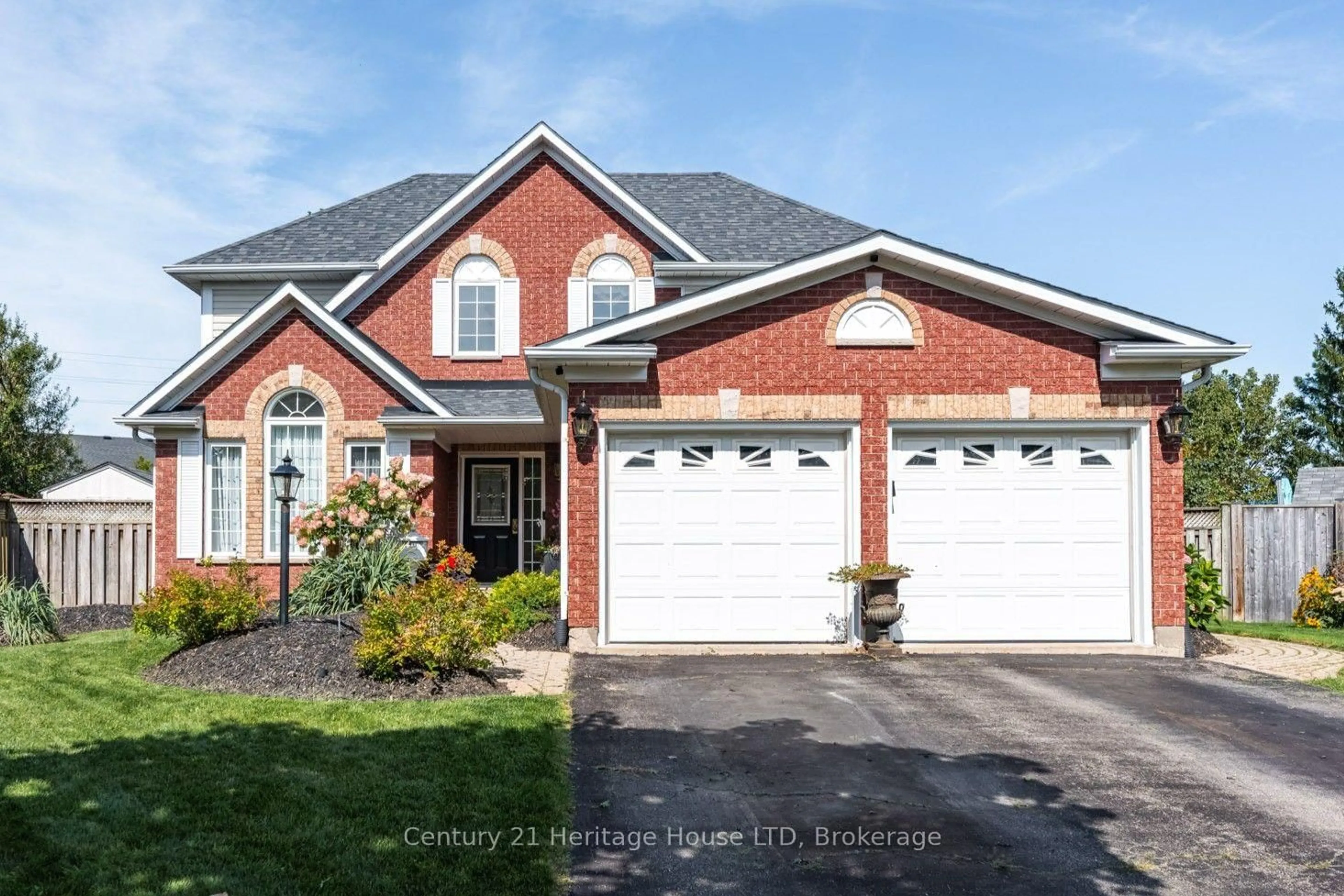 Home with brick exterior material, street for 52 Farris Ave, St. Catharines Ontario L2S 3W6