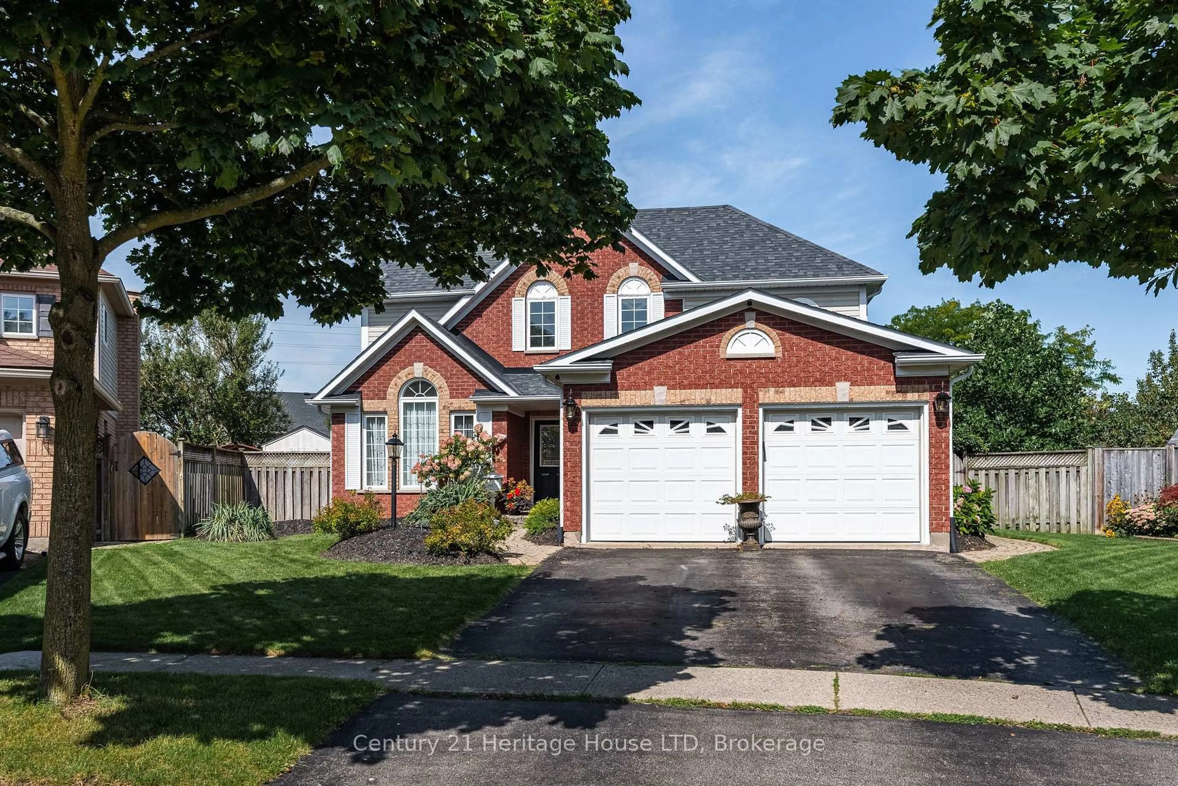 Home with brick exterior material, street for 52 Farris Ave, St. Catharines Ontario L2S 3W6