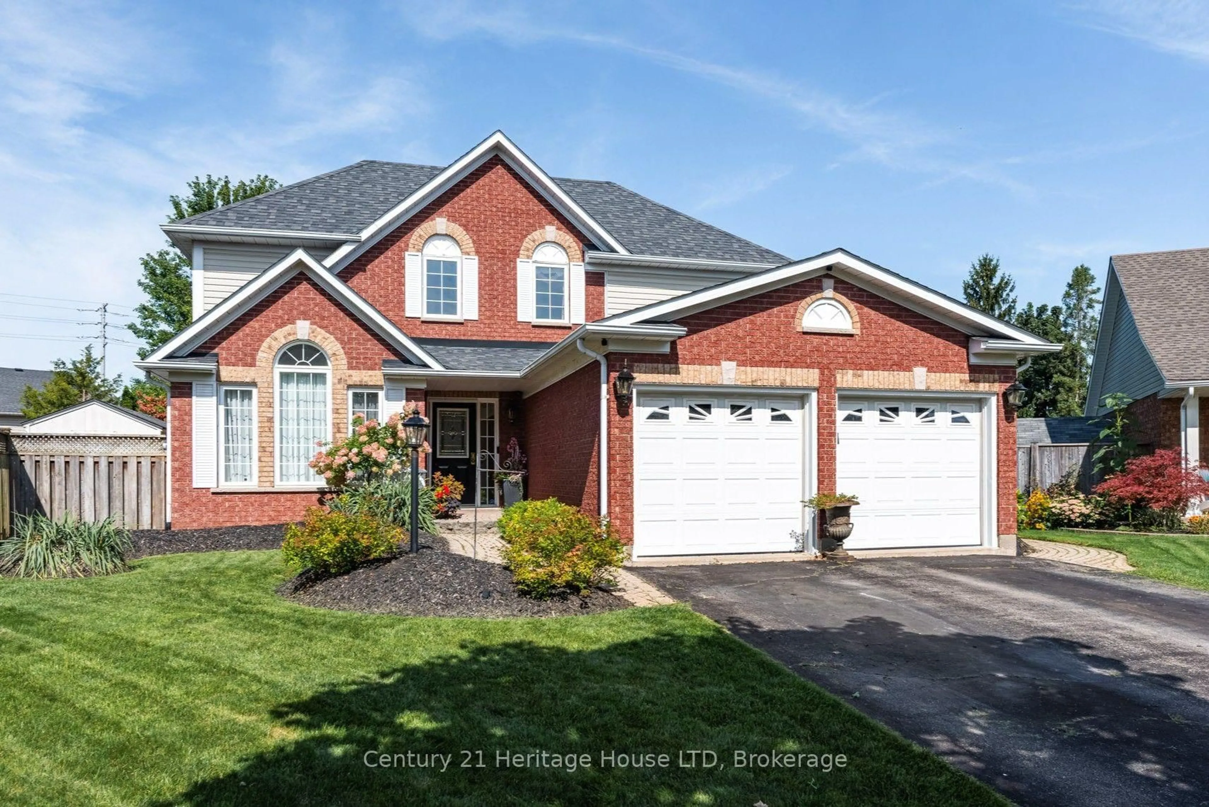 Home with brick exterior material, street for 52 Farris Ave, St. Catharines Ontario L2S 3W6