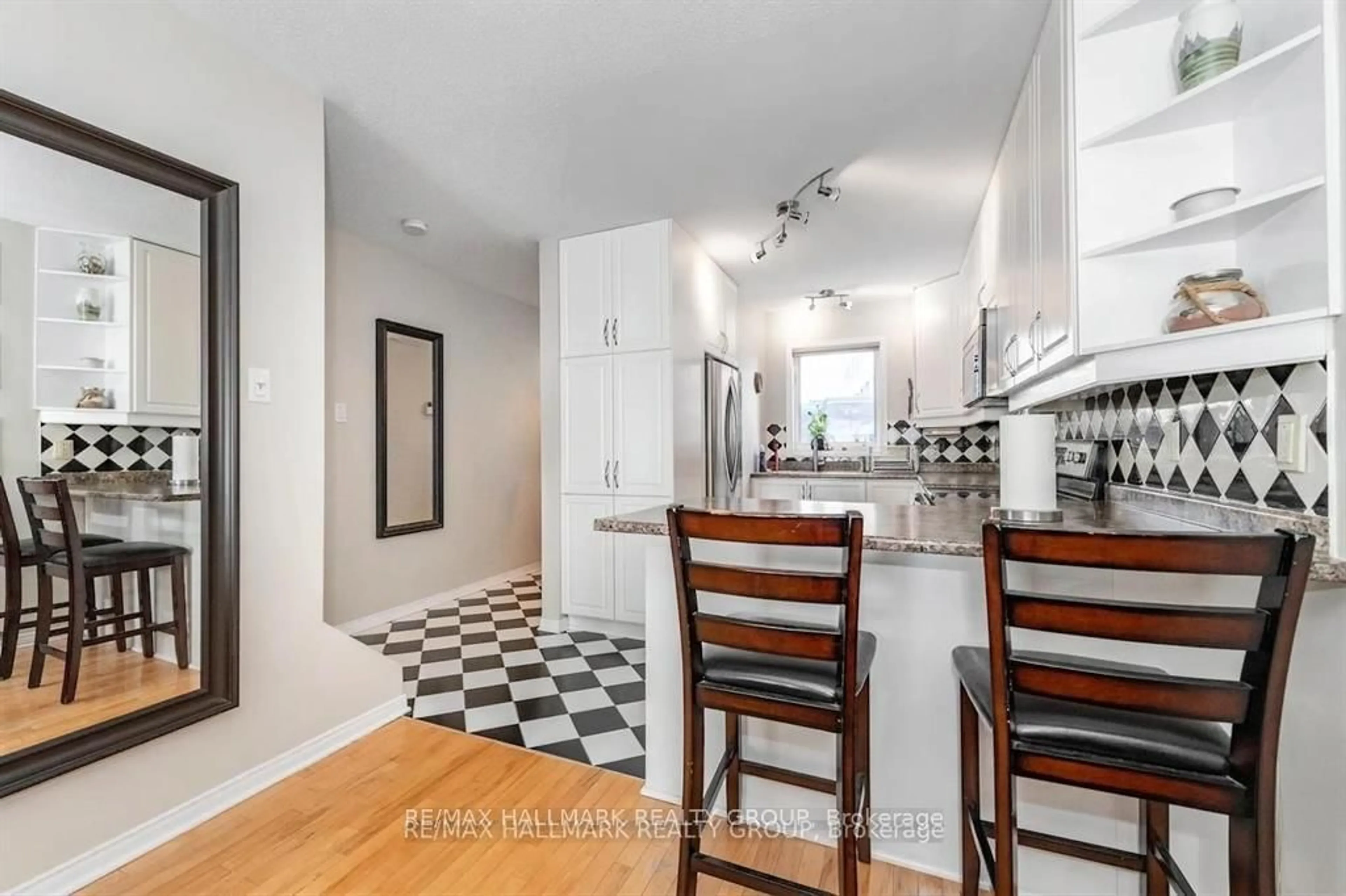 Open concept kitchen, ceramic/tile floor for 395 Bell St ##5, Ottawa Ontario K1S 4K5