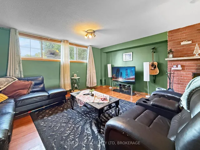 318 Albany St, Fort Erie 2