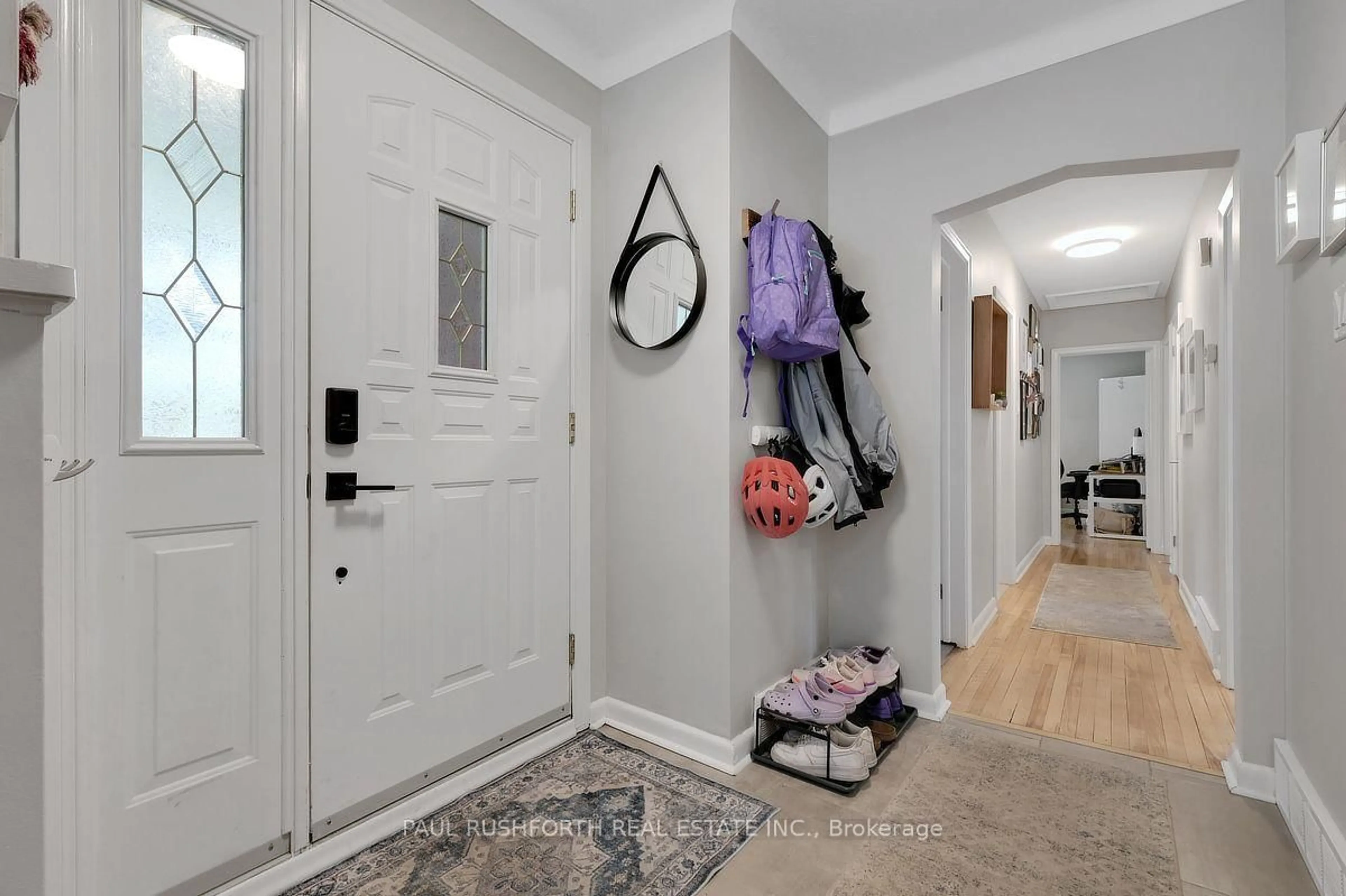 Indoor entryway for 1300 Field St, Ottawa Ontario K2C 2R3