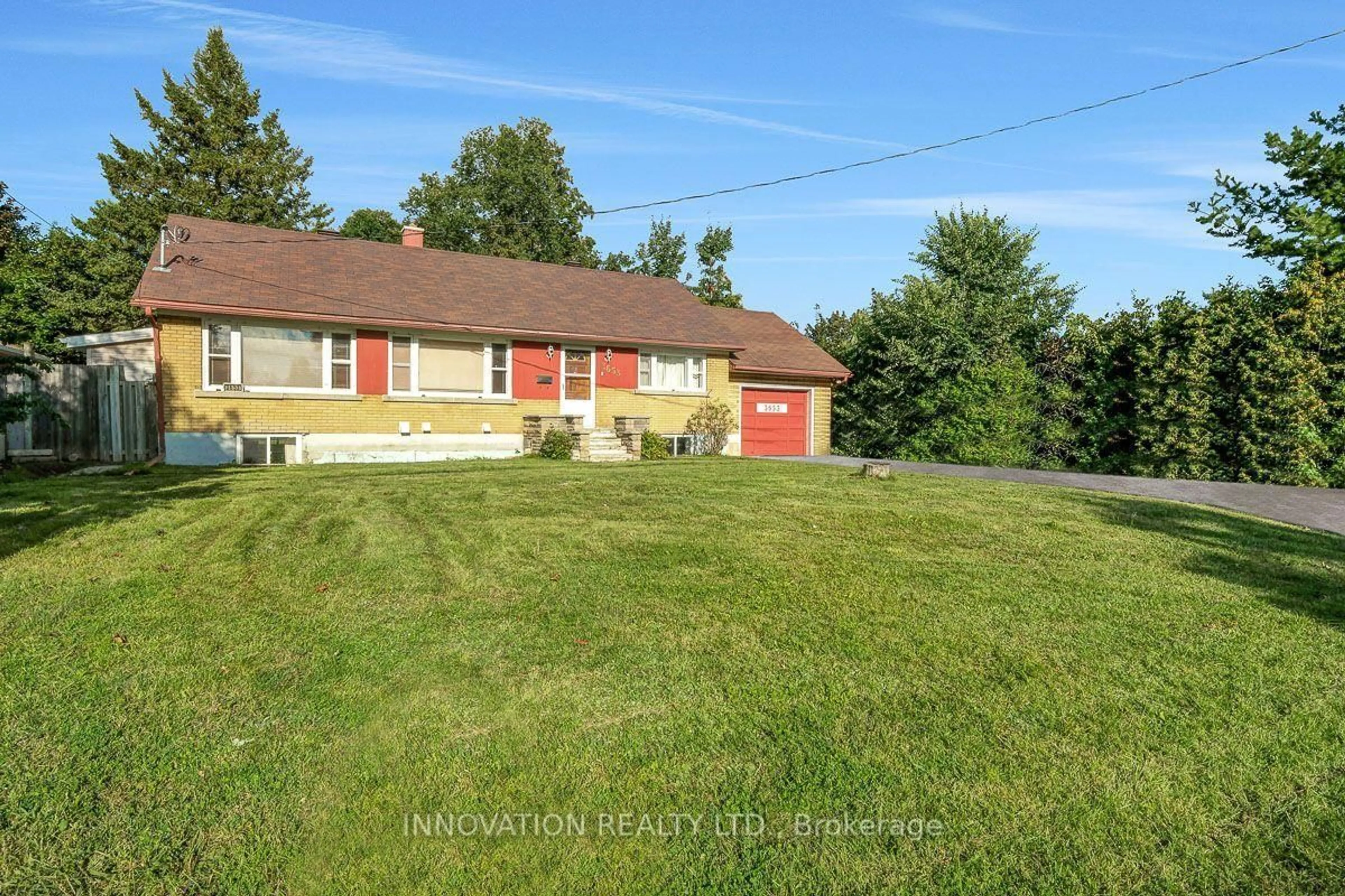 A pic from outside/outdoor area/front of a property/back of a property/a pic from drone, mountain view for 3653 Albion Rd, Ottawa Ontario K1T 1A4