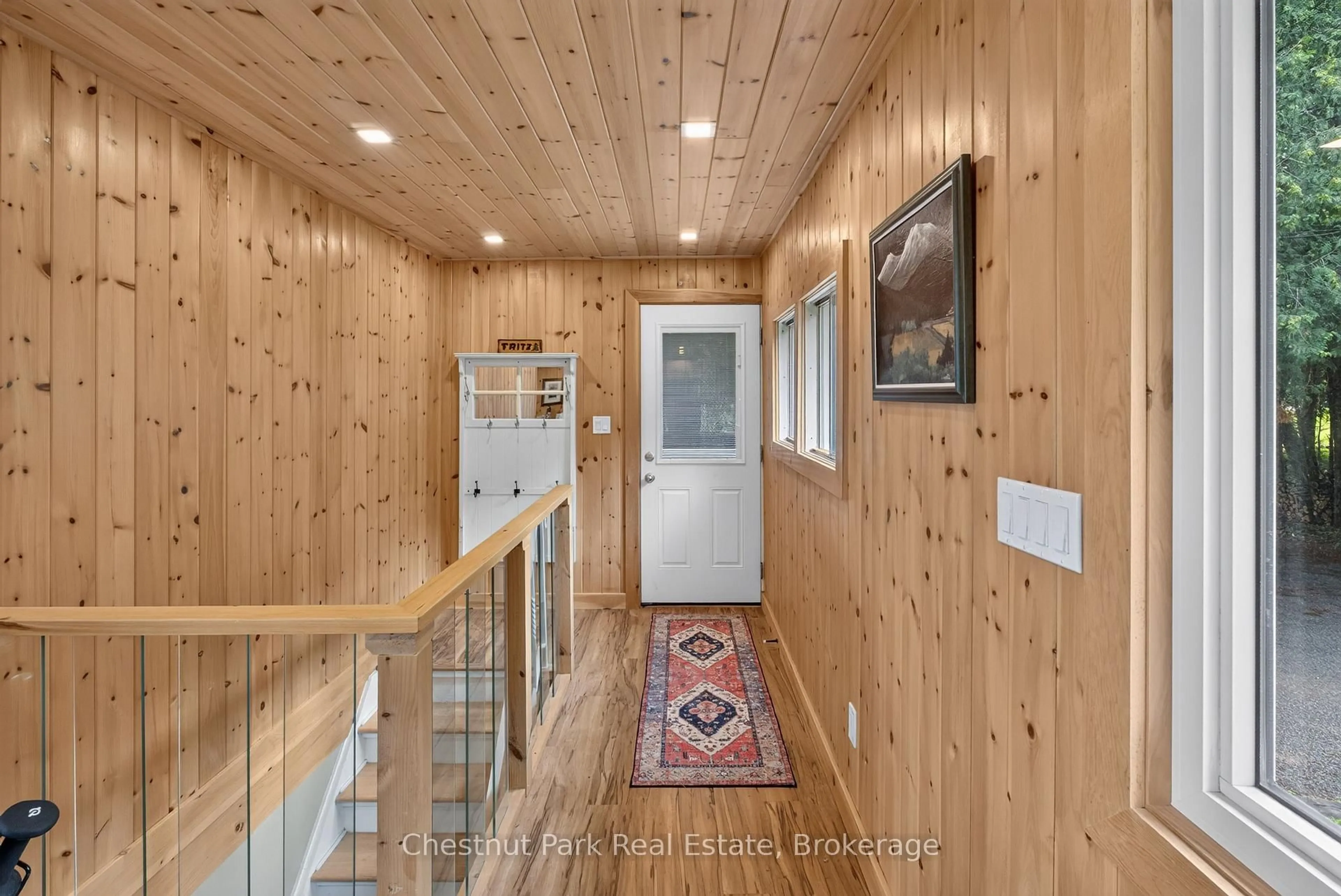 Indoor foyer for 1155 Whiteside Road #4 Rd, Muskoka Lakes Ontario P0B 1J0