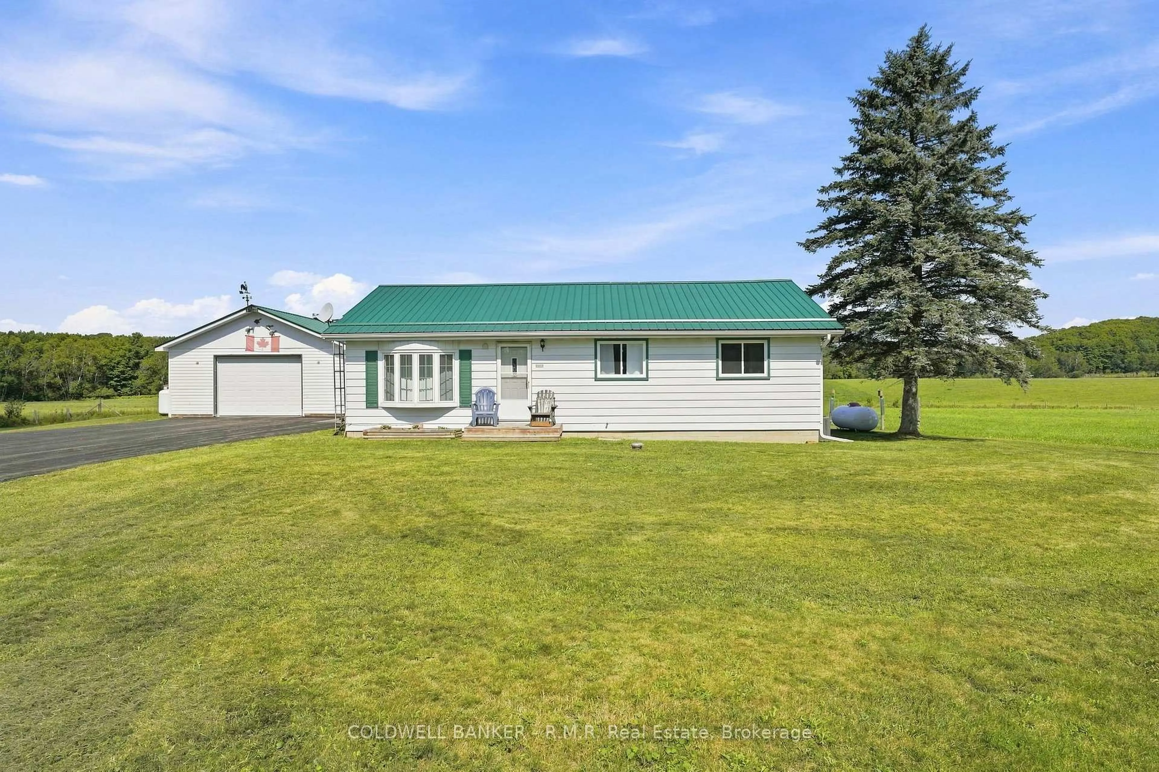 A pic from outside/outdoor area/front of a property/back of a property/a pic from drone, unknown for 1695 Horseshoe Lake Rd, Minden Hills Ontario K0M 2K0