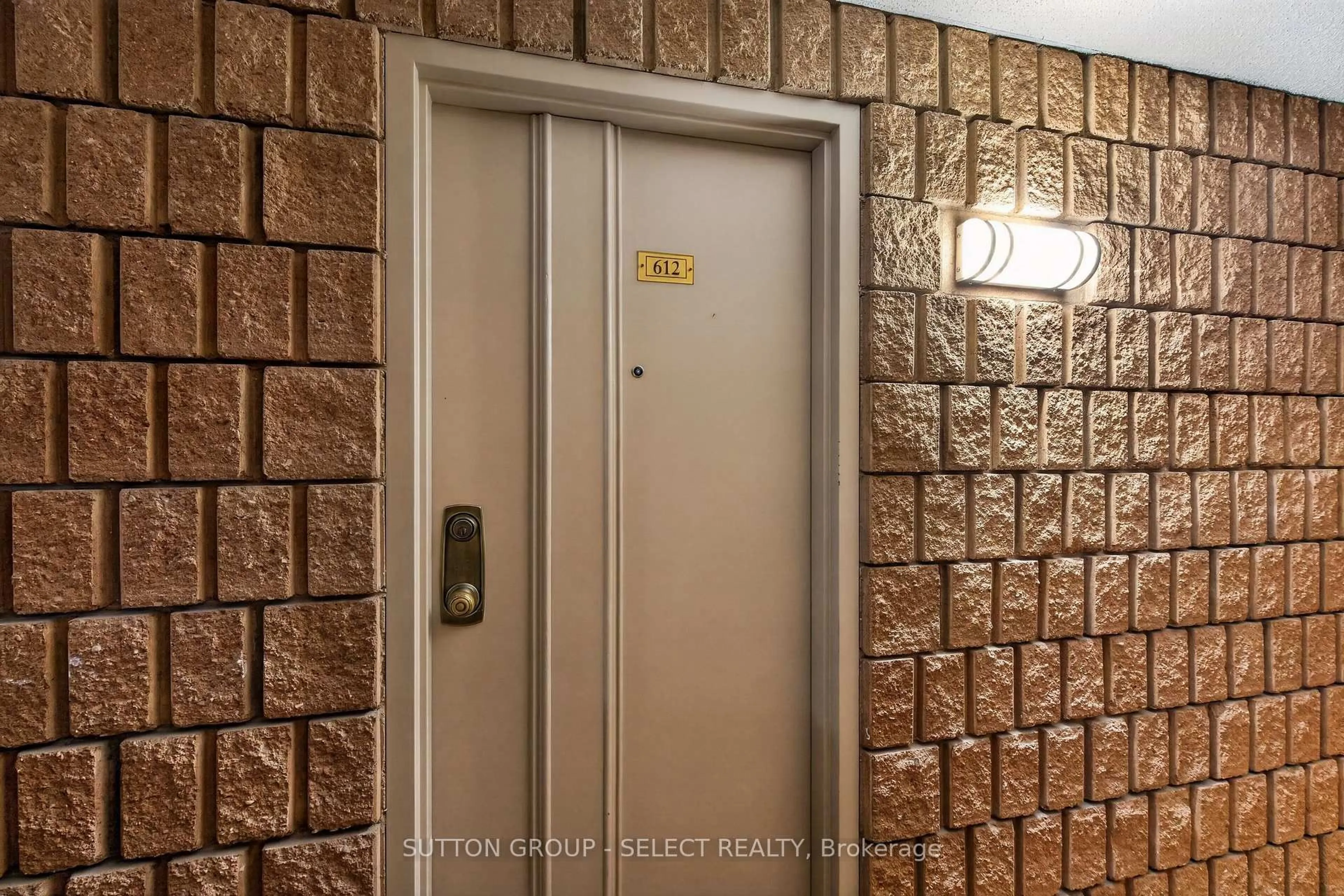 Indoor entryway for 600 Grenfell Dr #612, London North Ontario N5X 2R8