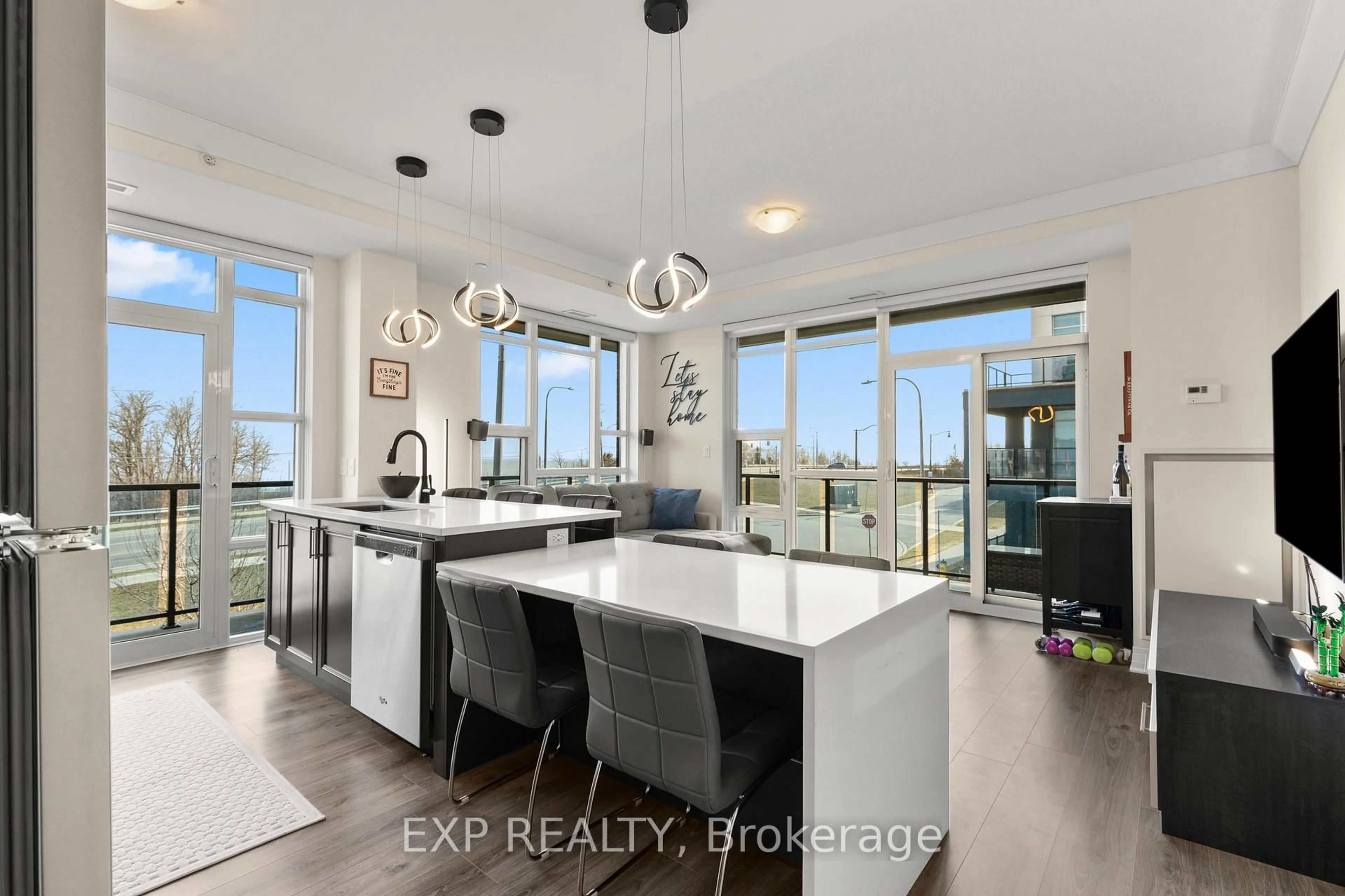 Open concept kitchen, unknown for 10 Concord Pl #209, Grimsby Ontario L3M 0G6