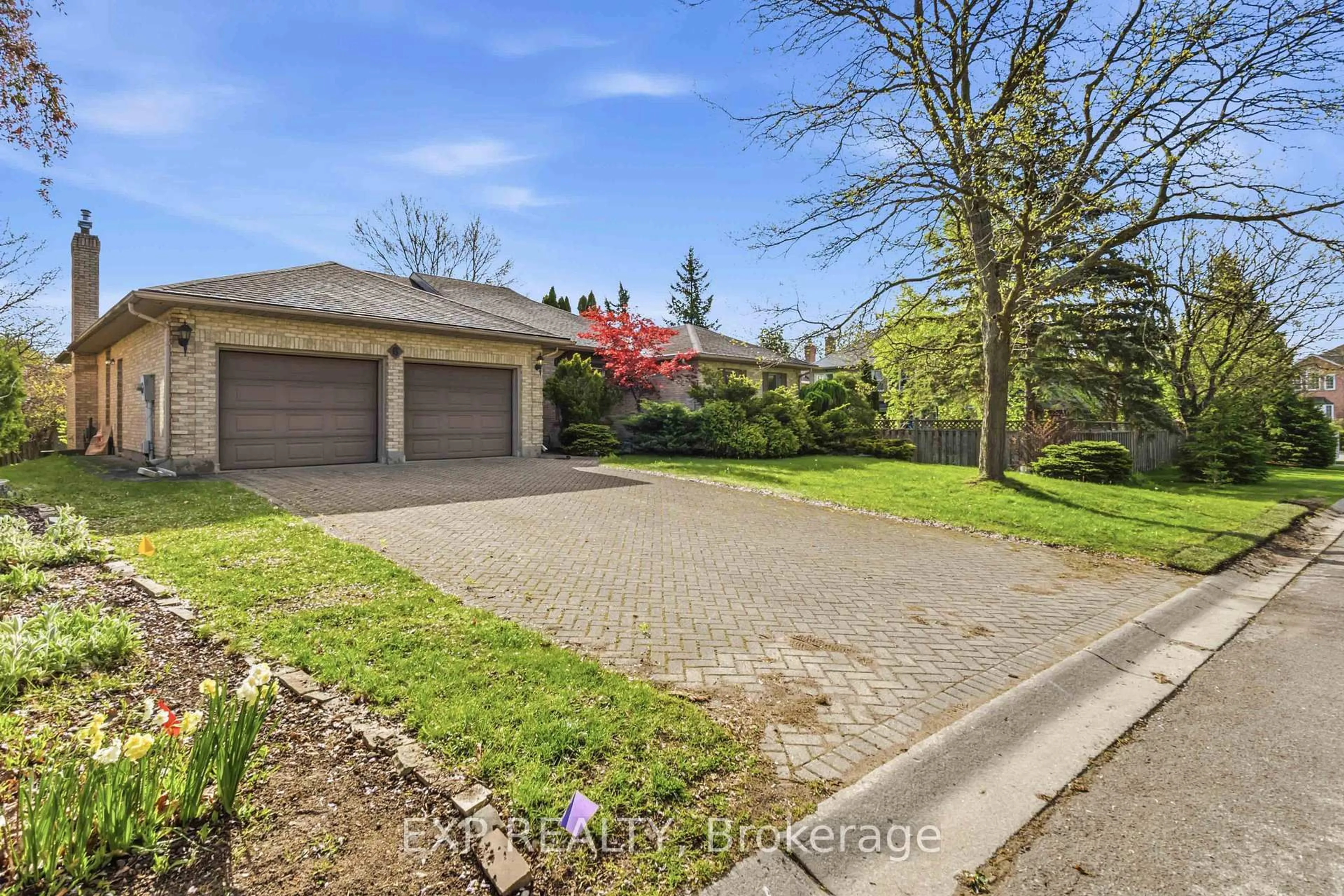 A pic from outside/outdoor area/front of a property/back of a property/a pic from drone, street for 6 Thirlmere Rd, London North Ontario N6G 4R1
