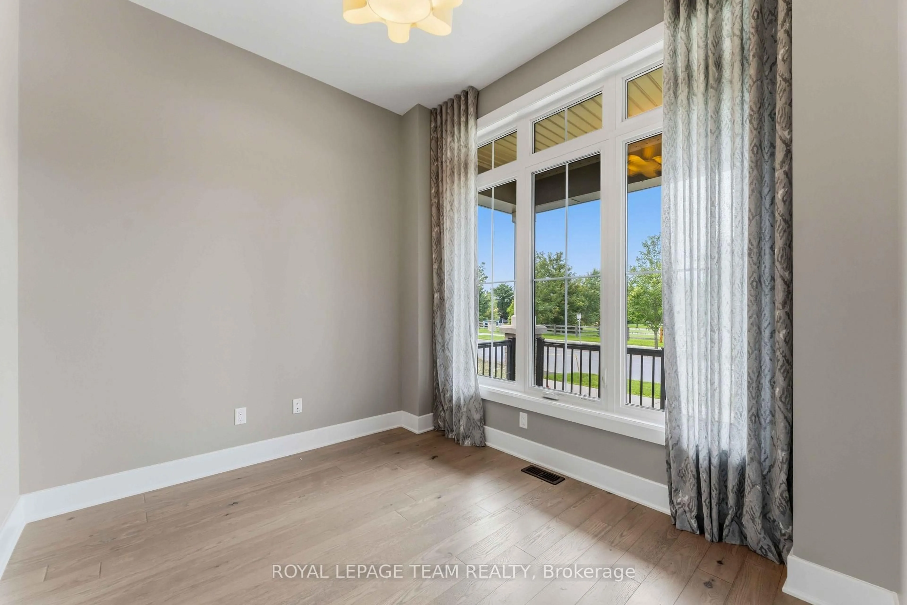 A pic of a room for 517 Bridgeport Ave, Ottawa Ontario K4M 0E9