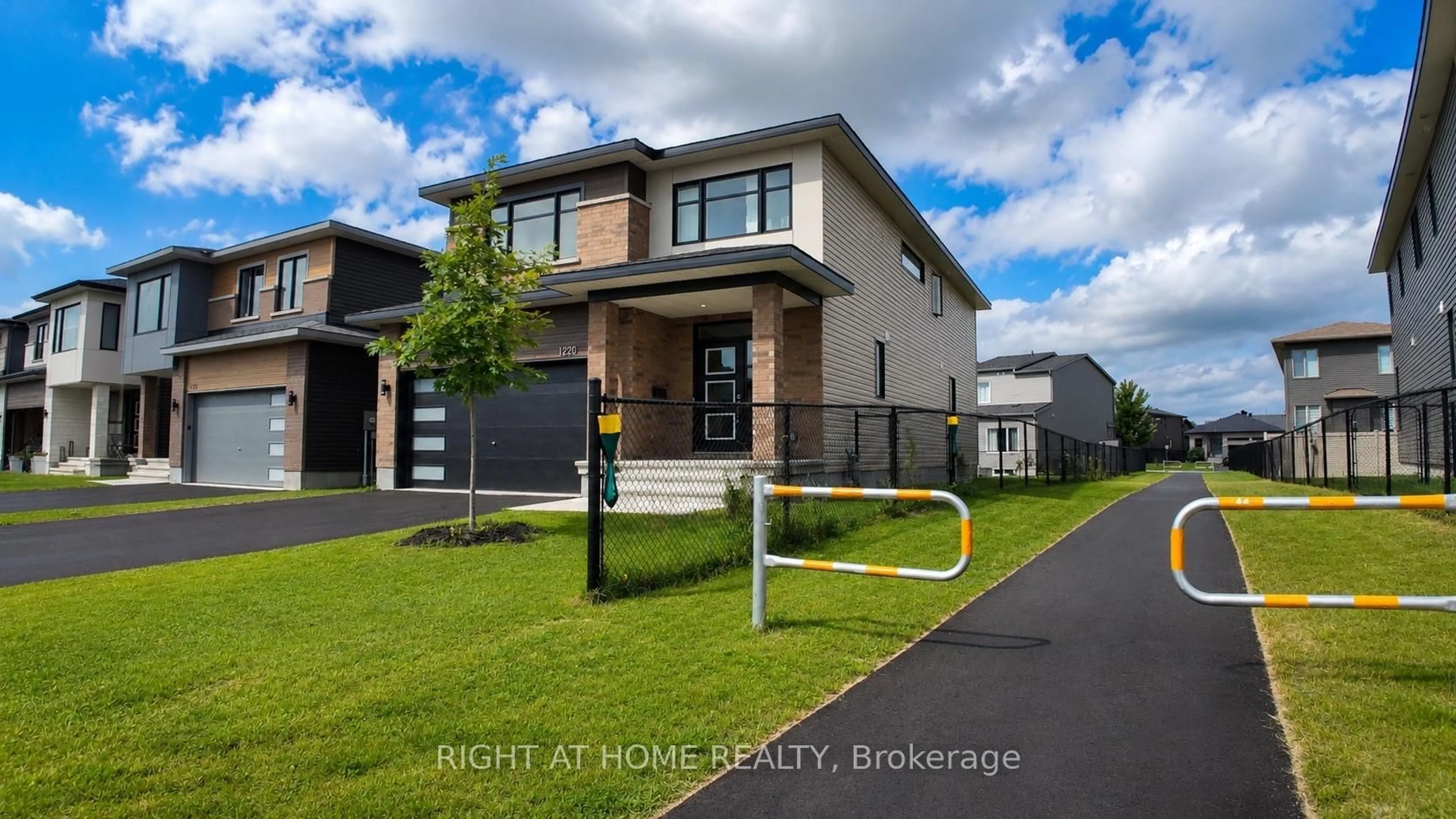 Home with brick exterior material, street for 1220 Diamond St, Clarence-Rockland Ontario K4K 0M1