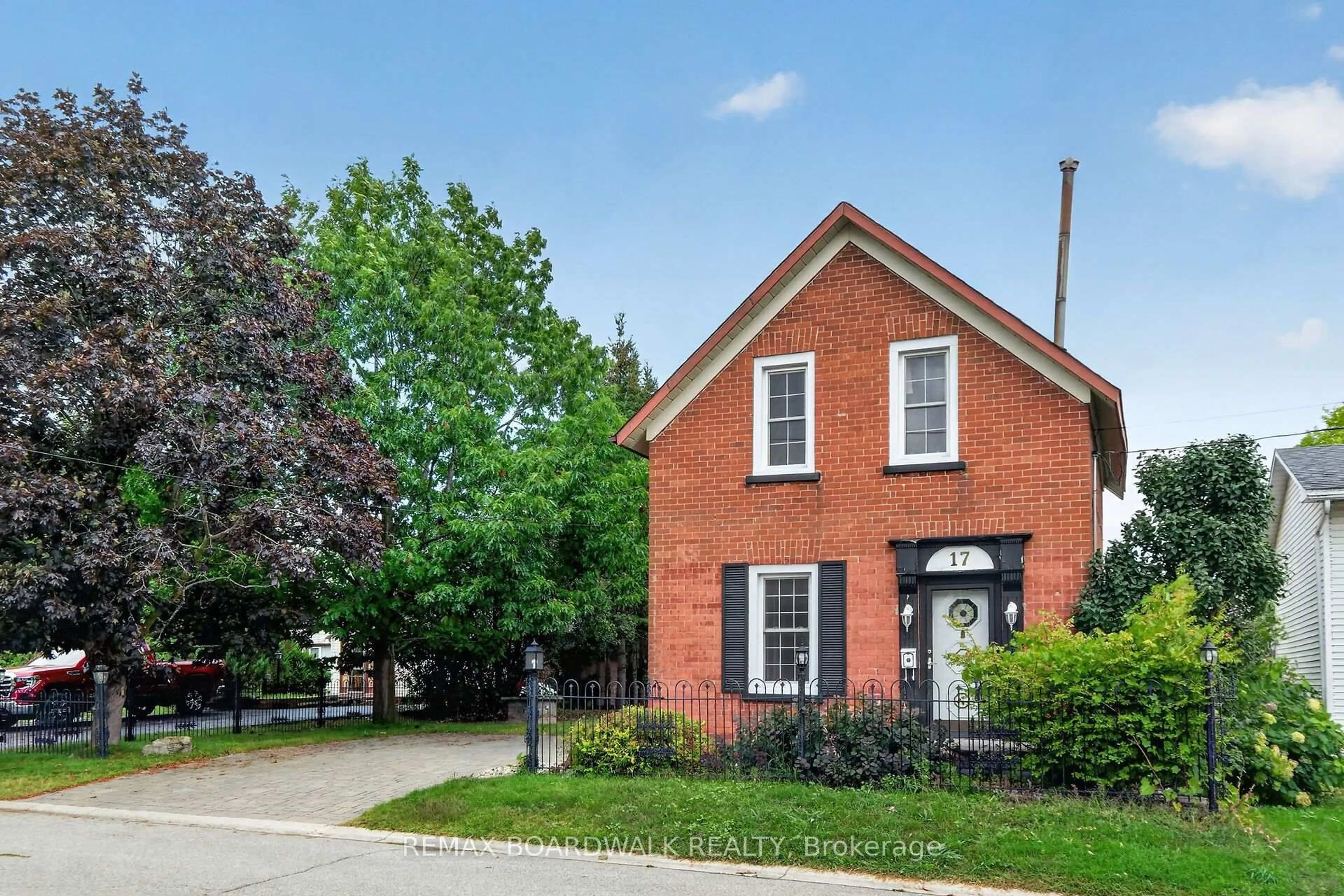 Home with brick exterior material, street for 17 Francis St, Carleton Place Ontario K7C 2J5