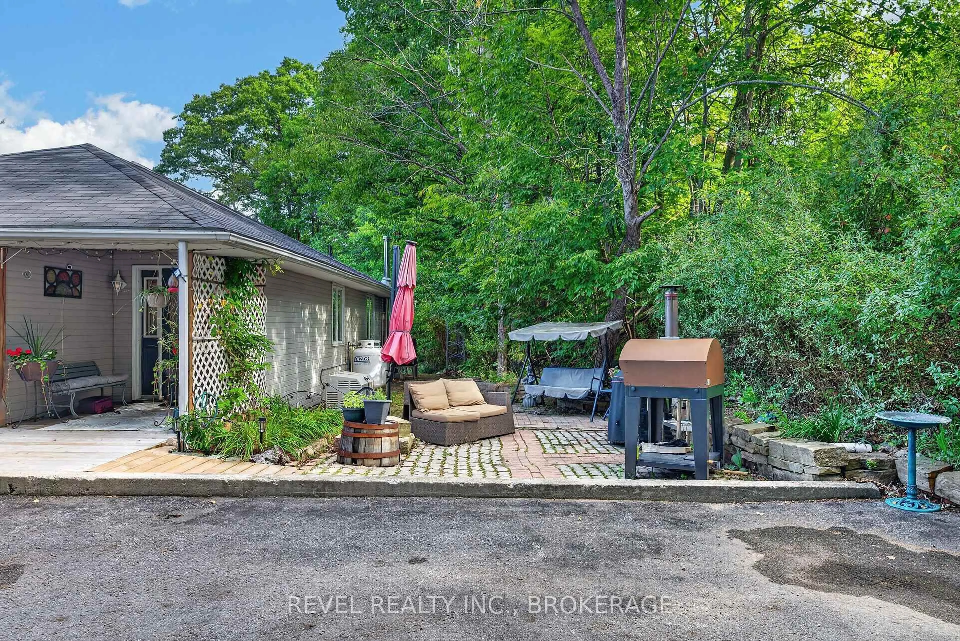 A pic from outside/outdoor area/front of a property/back of a property/a pic from drone, water/lake/river/ocean view for 5383 Rideau Rd, Seeley's Bay Ontario K0H 2N0