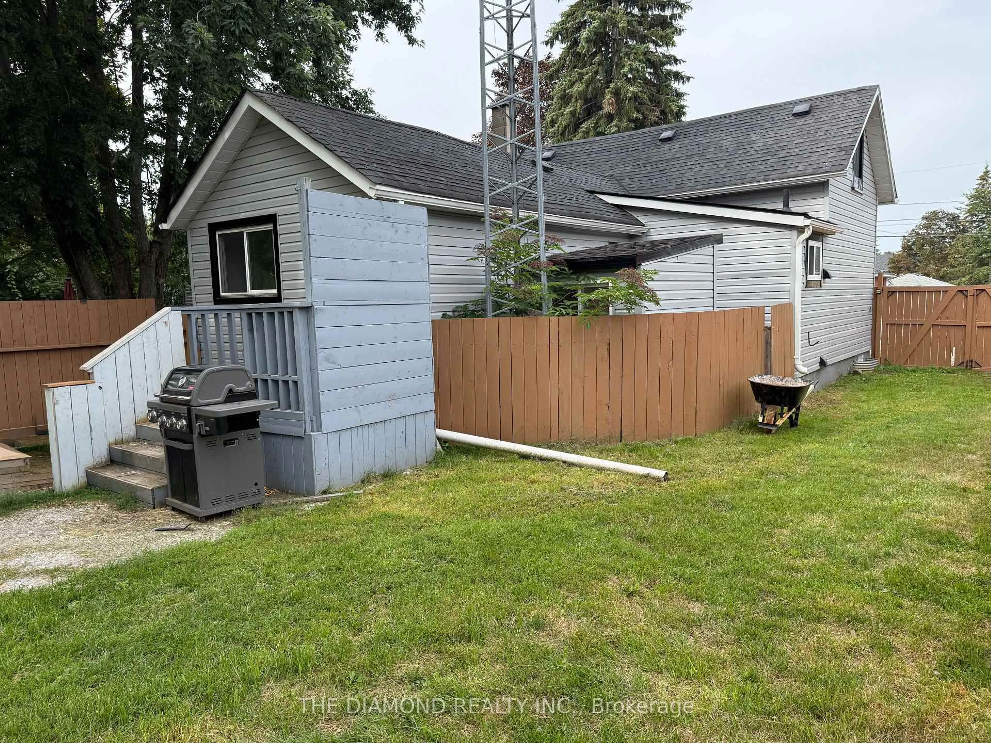 Shed for 40 St Patrick St, Kawartha Lakes Ontario K9V 1R2