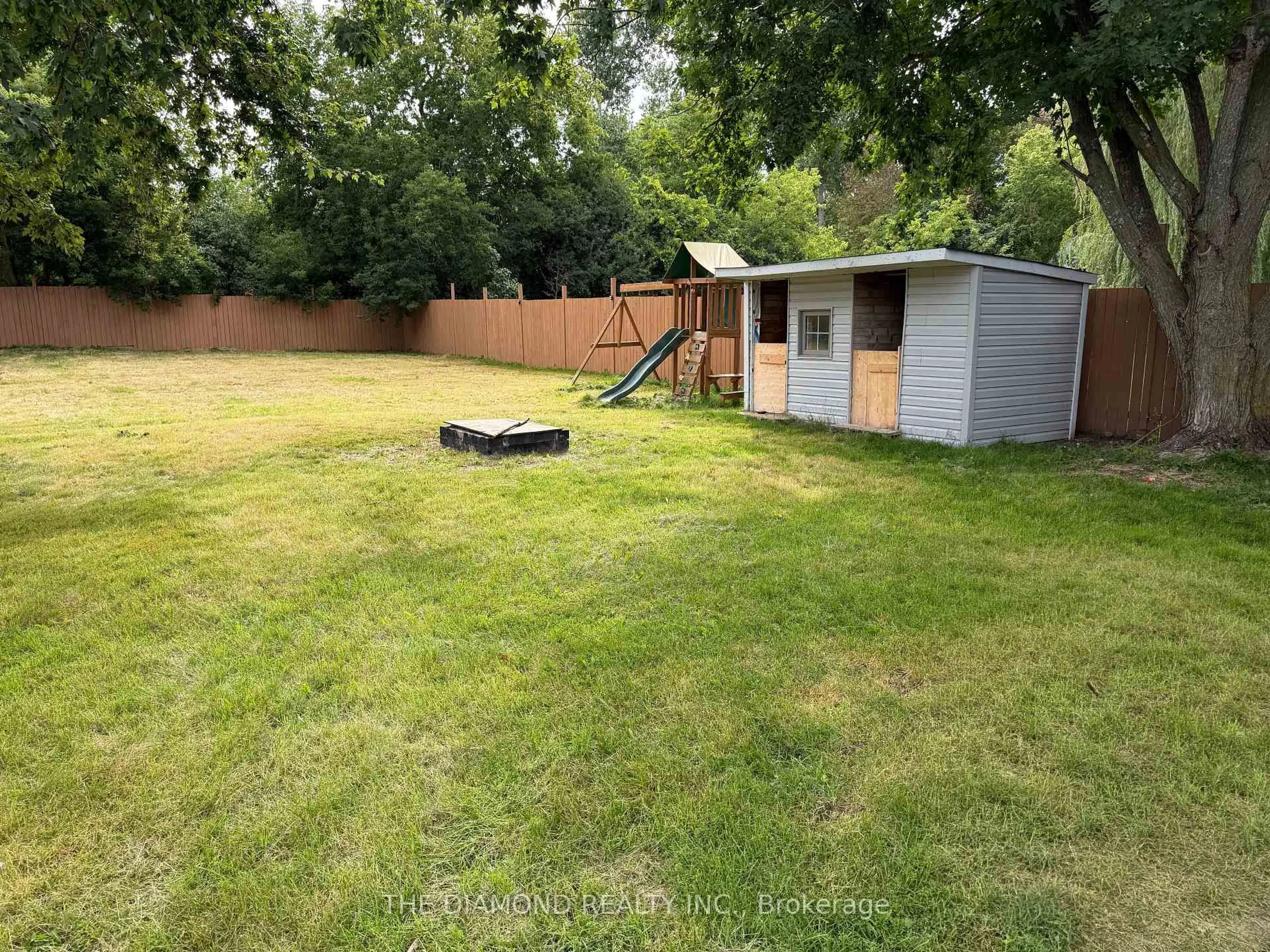 Shed for 40 St Patrick St, Kawartha Lakes Ontario K9V 1R2