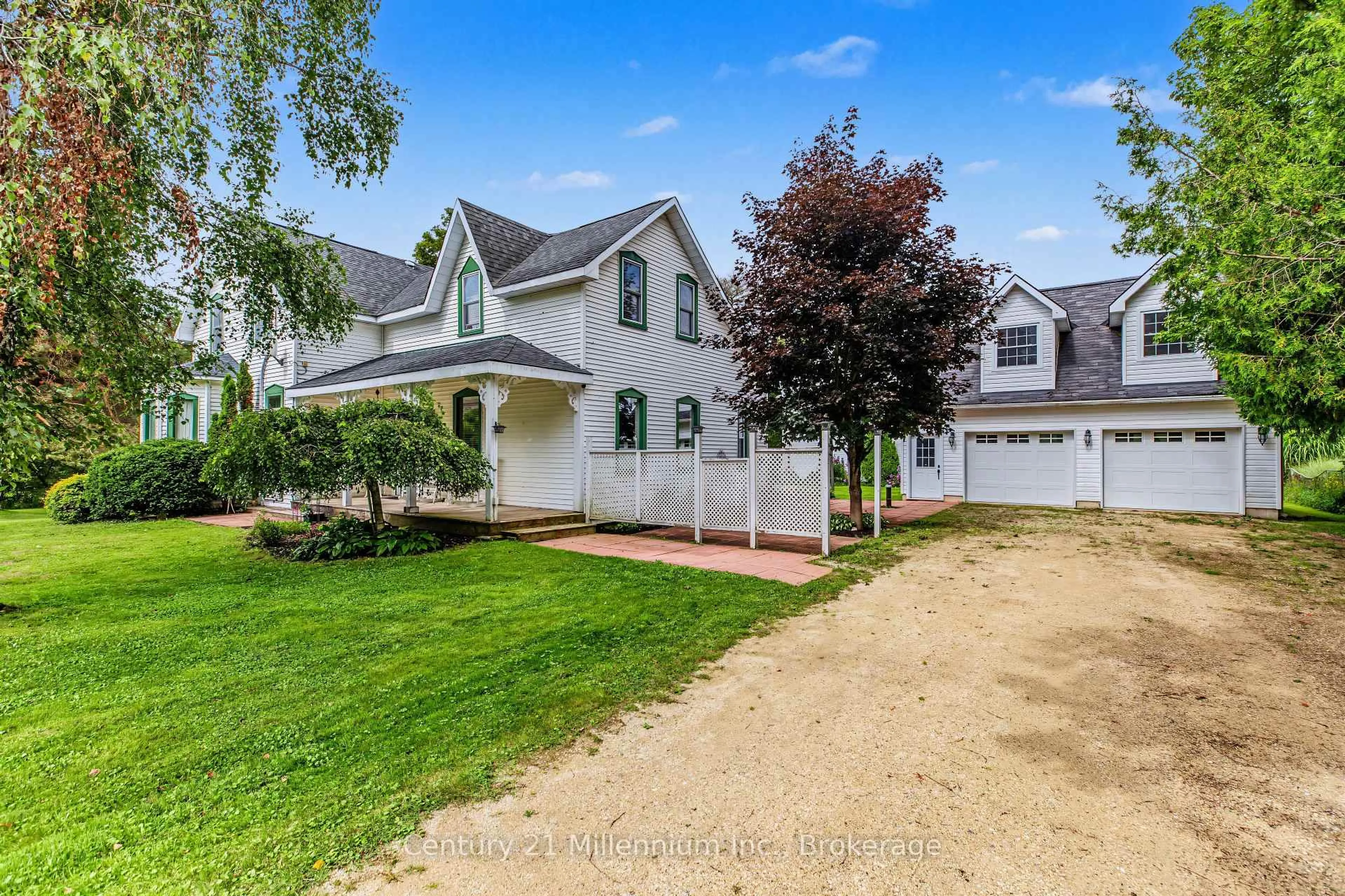 Home with vinyl exterior material, street for 580283 Sideroad 60, Chatsworth Ontario N0H 1C0