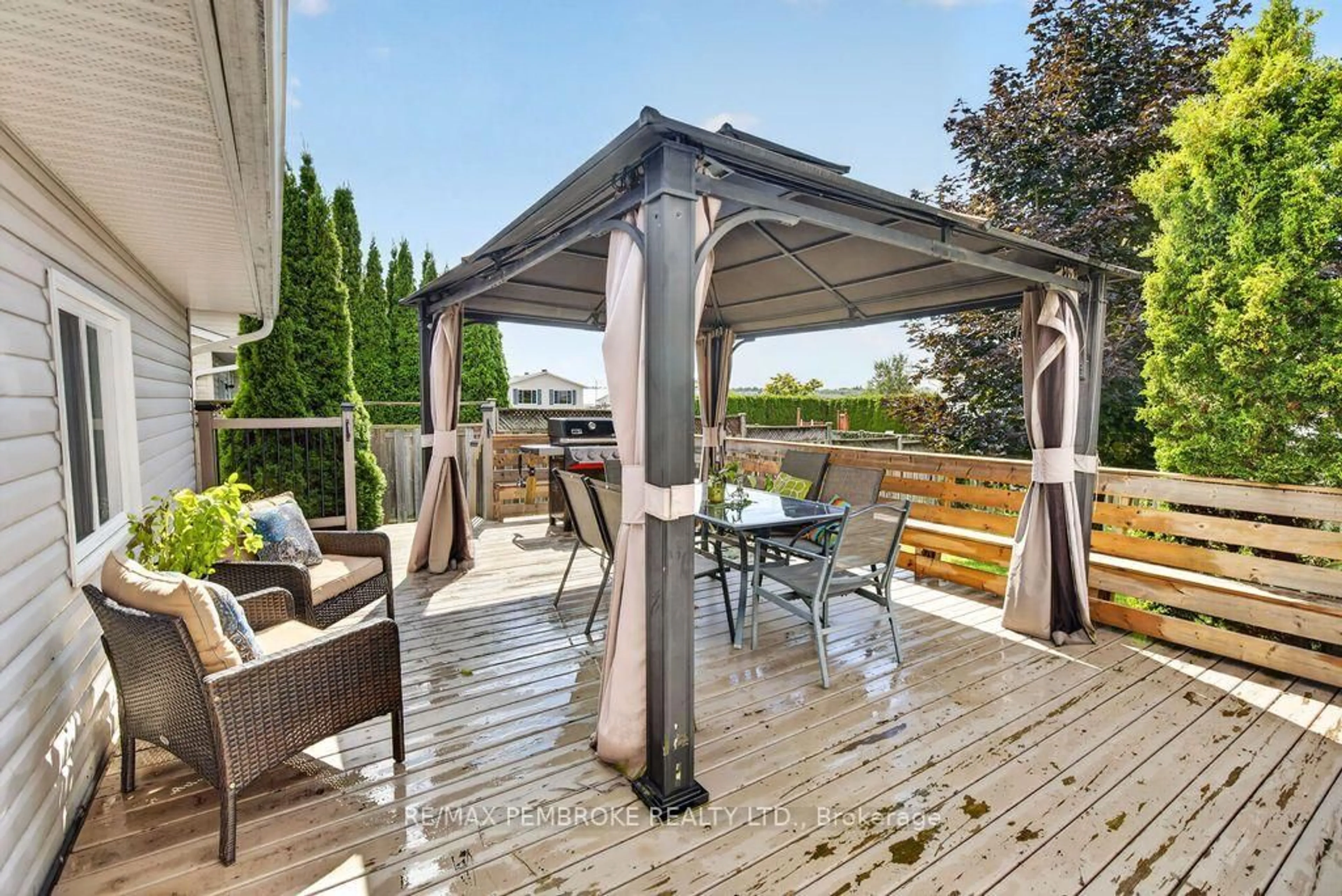 Patio, water/lake/river/ocean view for 3 Winfield St, Petawawa Ontario K8H 0A1