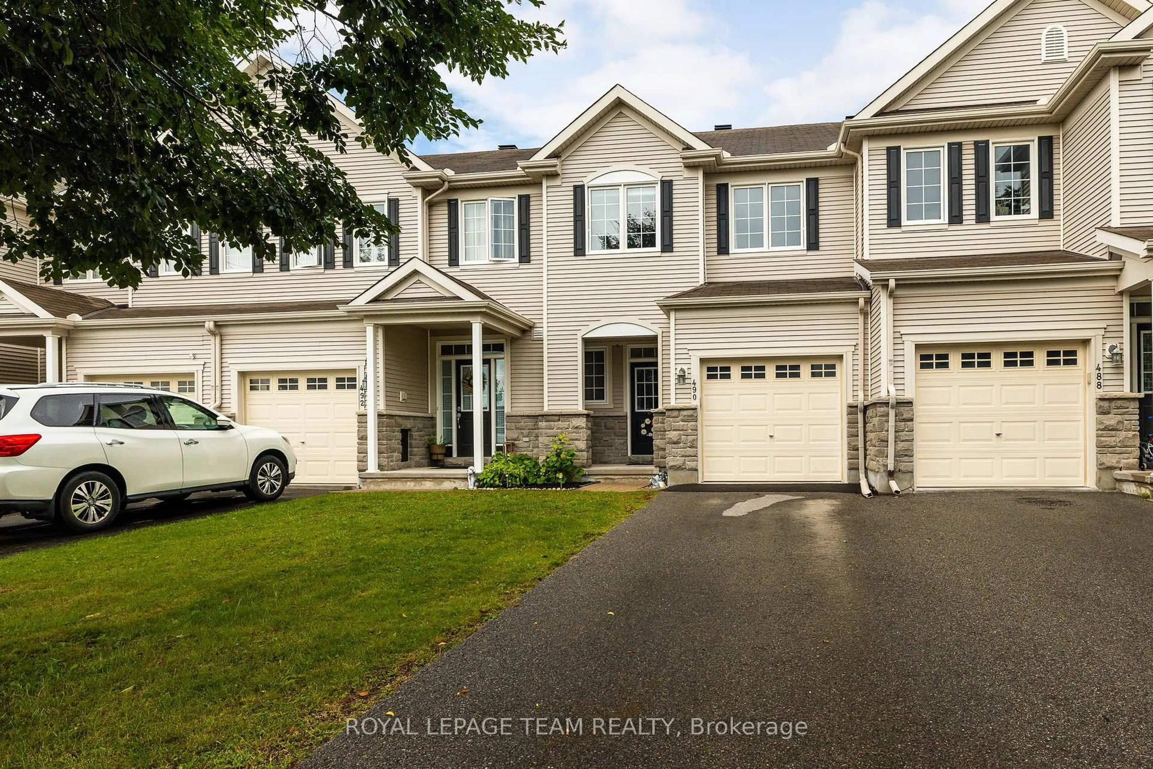 Unknown for 490 Dundonald Dr, Ottawa Ontario K2J 5S9