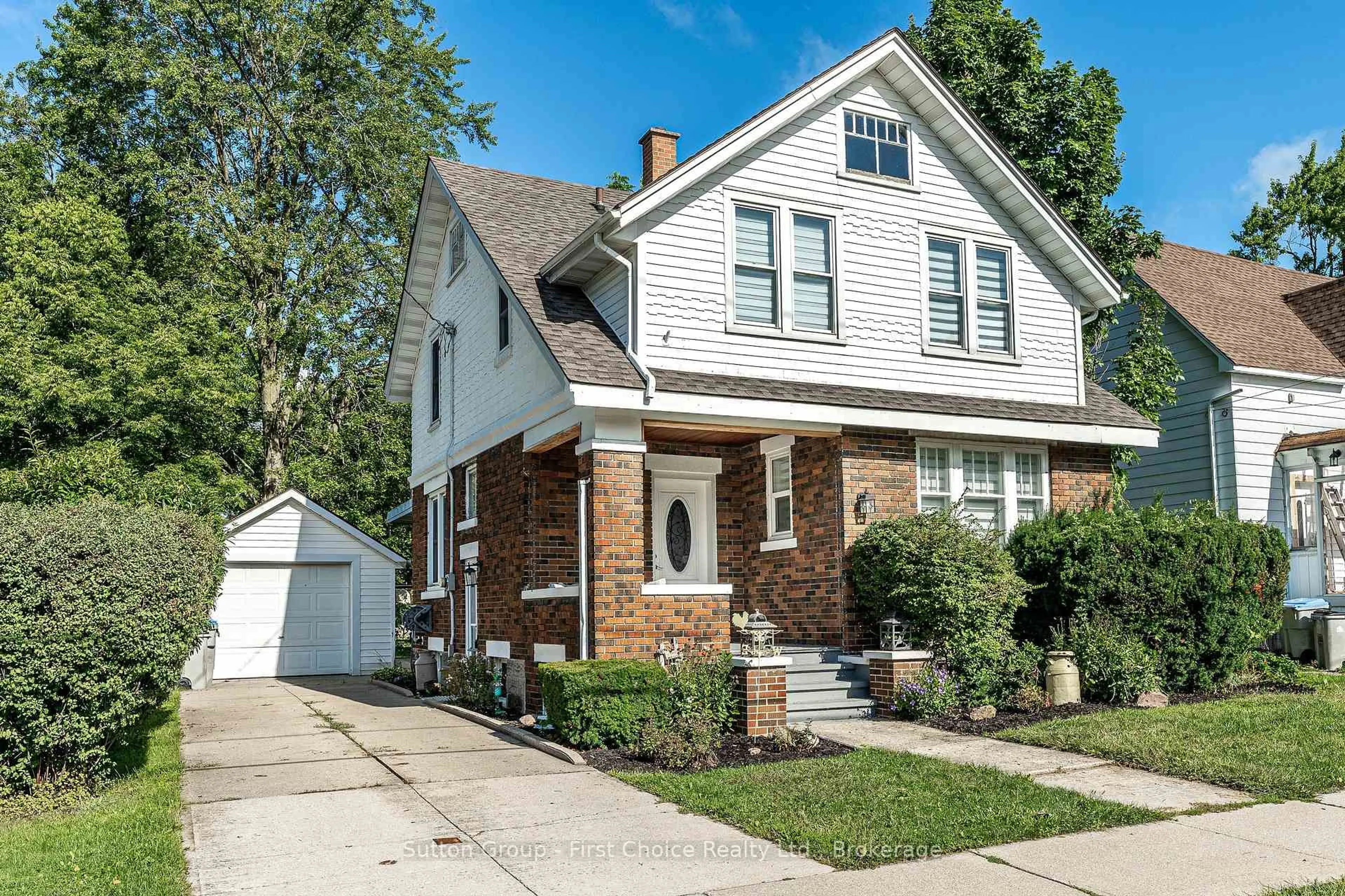 Home with vinyl exterior material, street for 152 St Andrew St, West Perth Ontario N0K 1N0