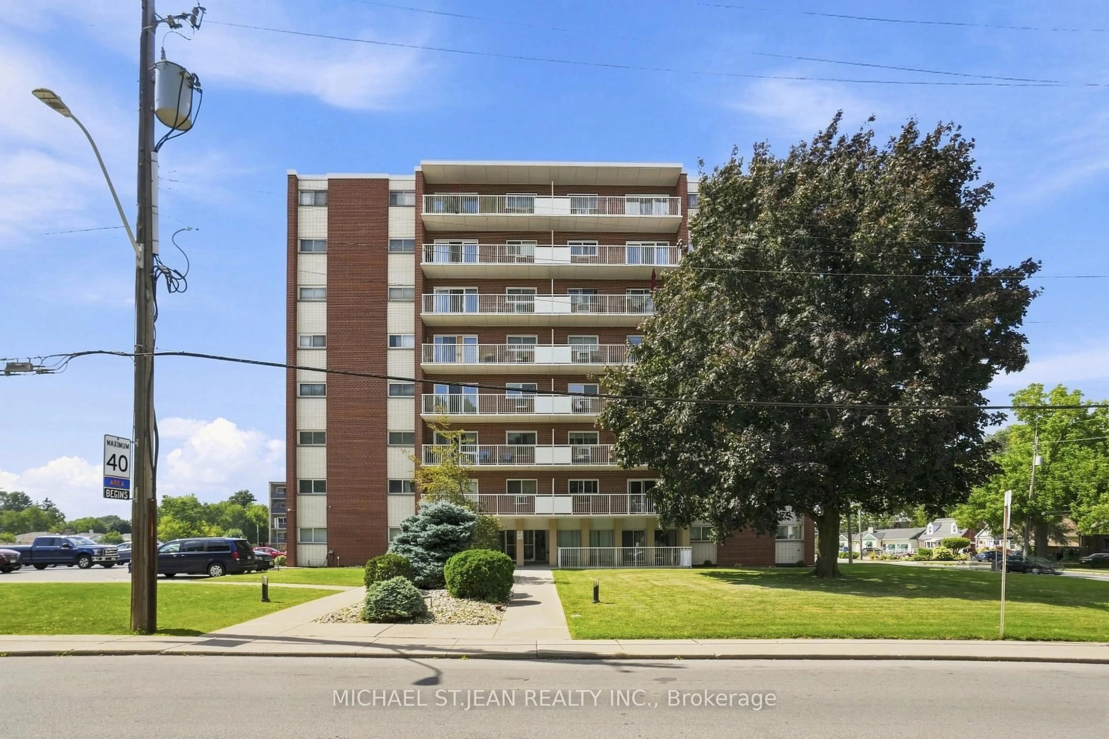 Unknown for 208-8 Woodman Dr, Hamilton Ontario L8K 4C9