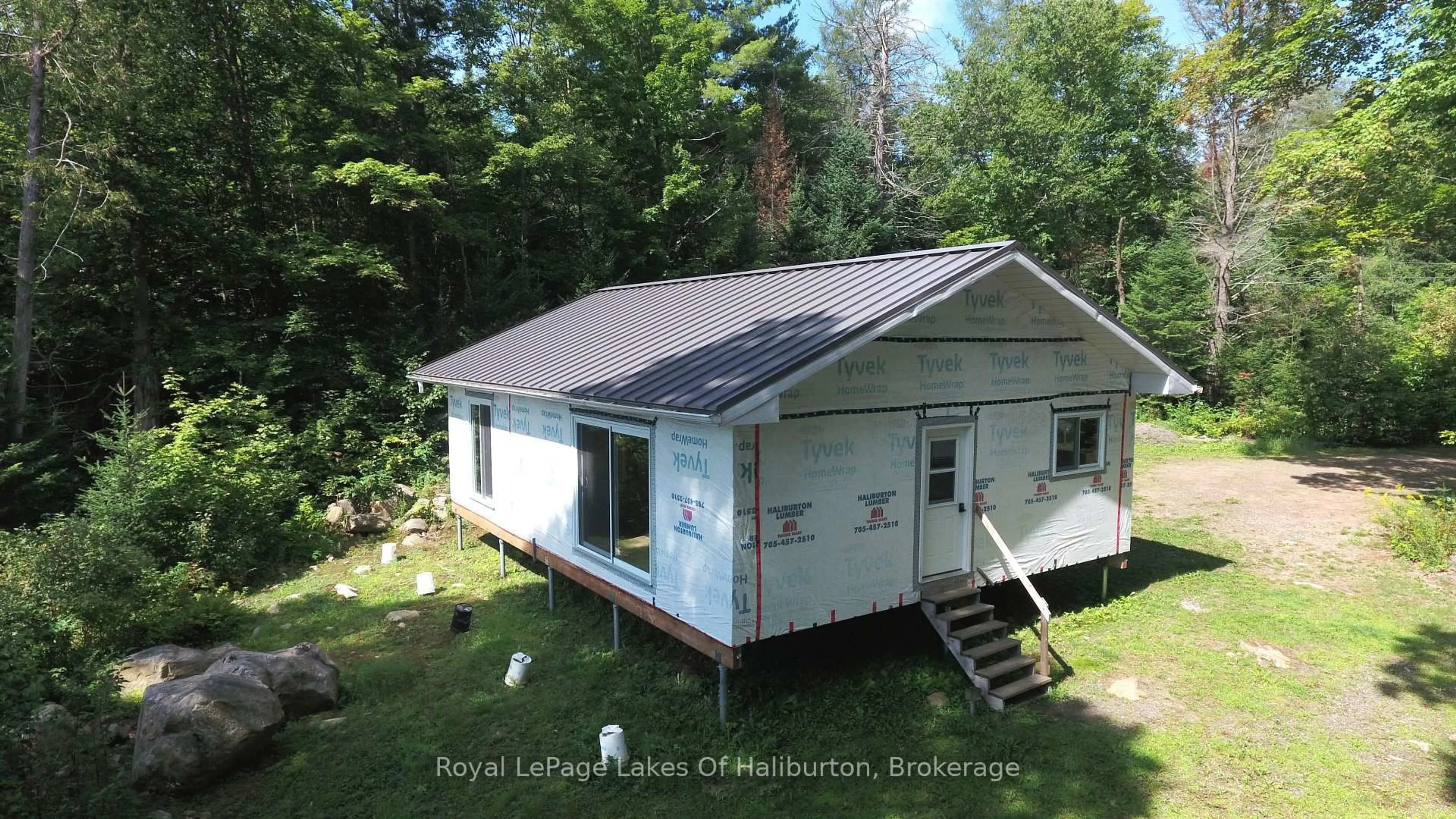A pic from outside/outdoor area/front of a property/back of a property/a pic from drone, building for 1337 Irish Line Rd, Dysart et al Ontario K0M 1S0