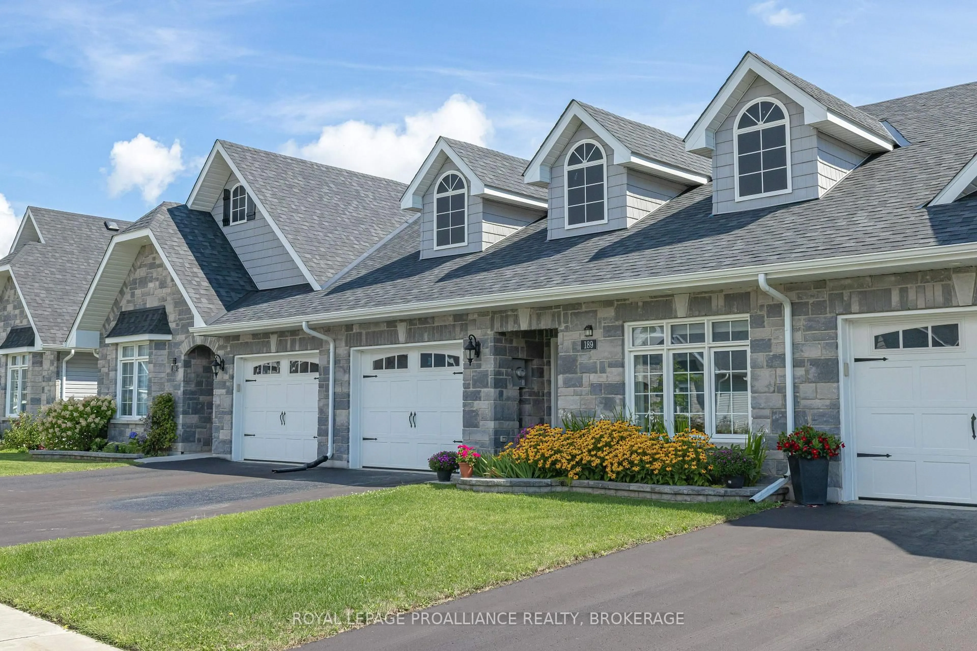 Home with vinyl exterior material, street for 189 Wilmer Ave, Gananoque Ontario K7G 3C3