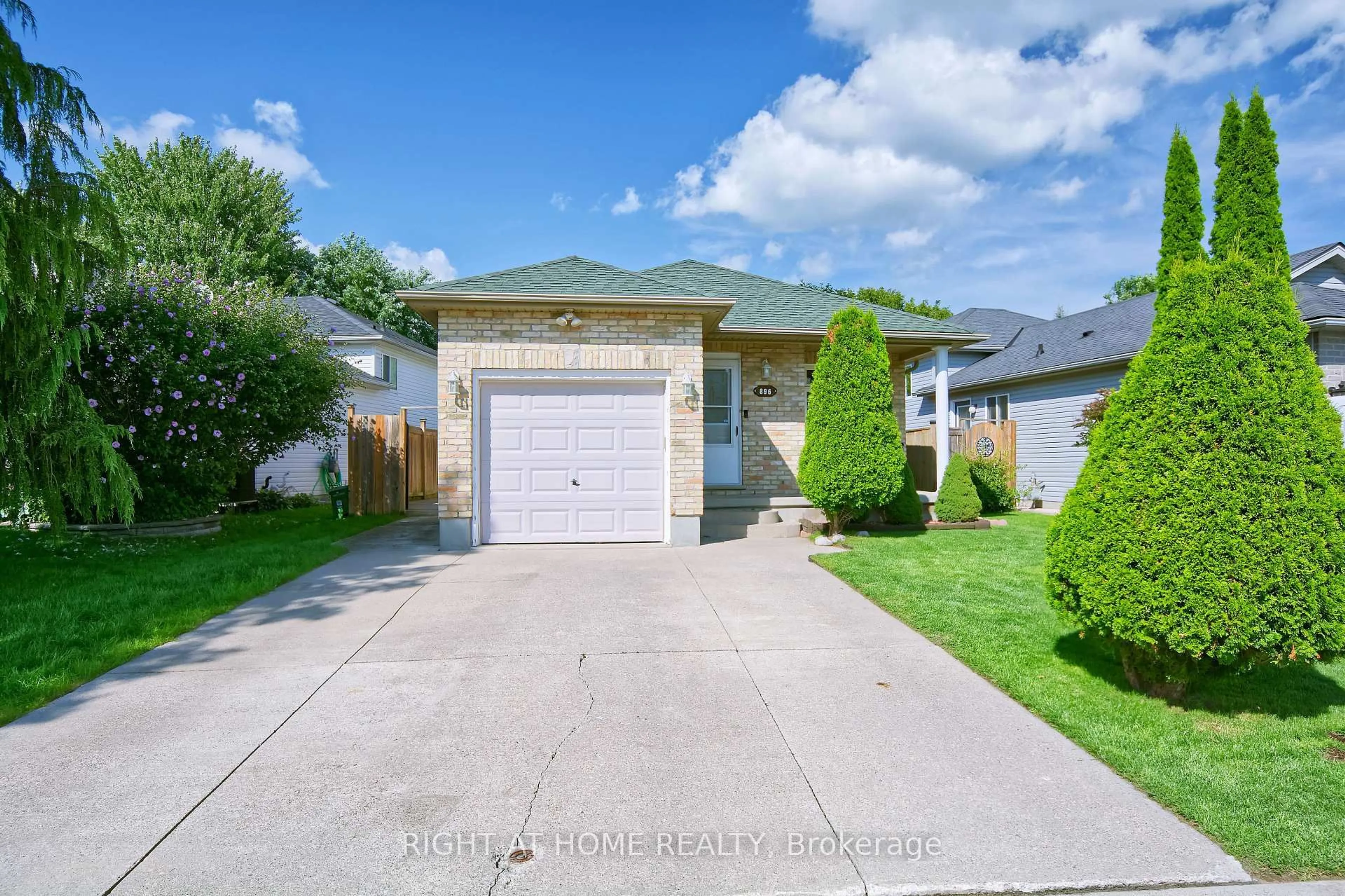 Unknown for 896 Fogerty St, London North Ontario N5X 4G6