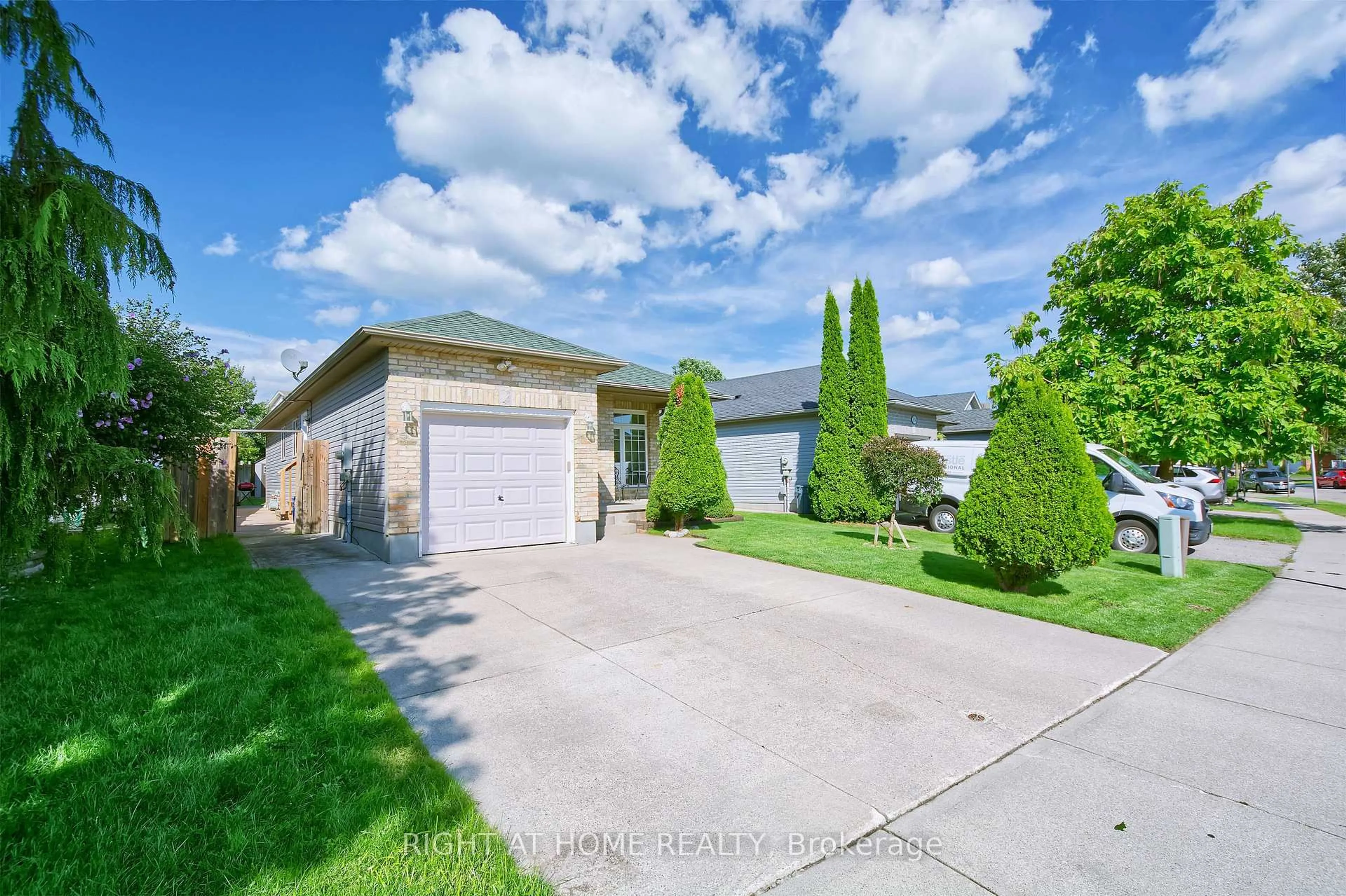 A pic from outside/outdoor area/front of a property/back of a property/a pic from drone, street for 896 Fogerty St, London North Ontario N5X 4G6