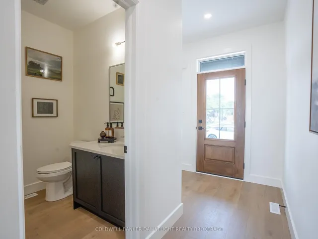 147 Scotts Dr #11, Lucan Biddulph 5