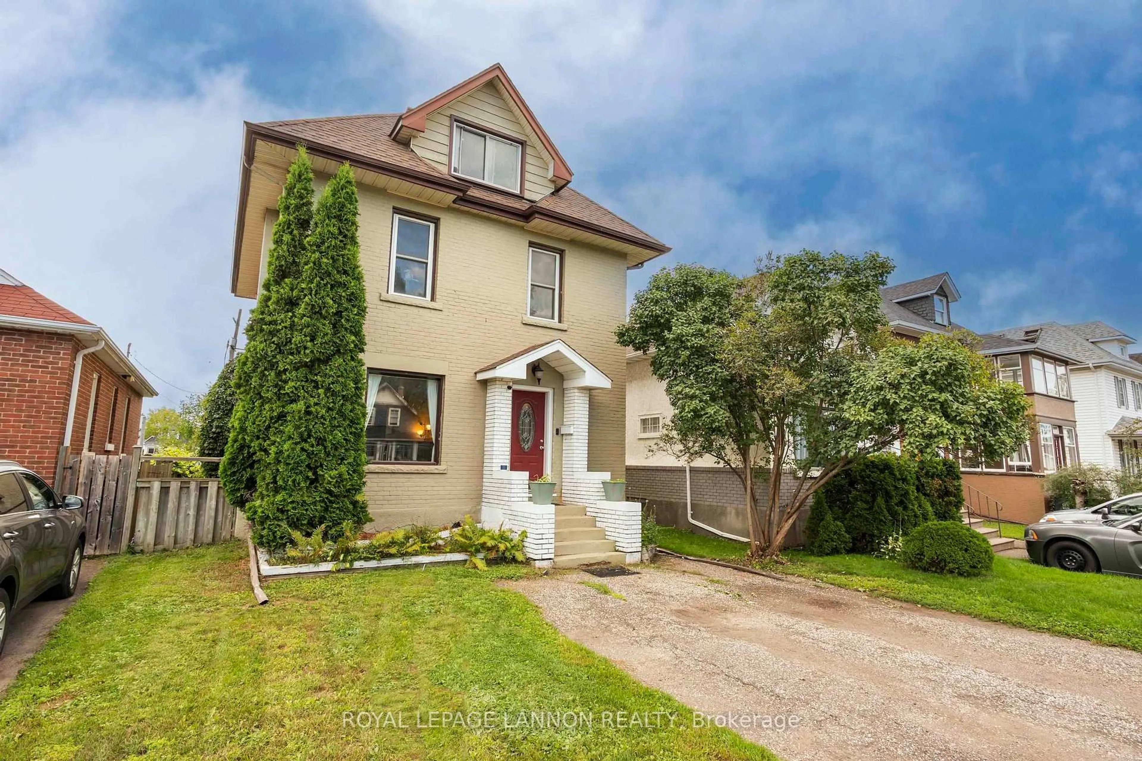 A pic from outside/outdoor area/front of a property/back of a property/a pic from drone, street for 223 Marks St S, Thunder Bay Ontario P7E 1L9