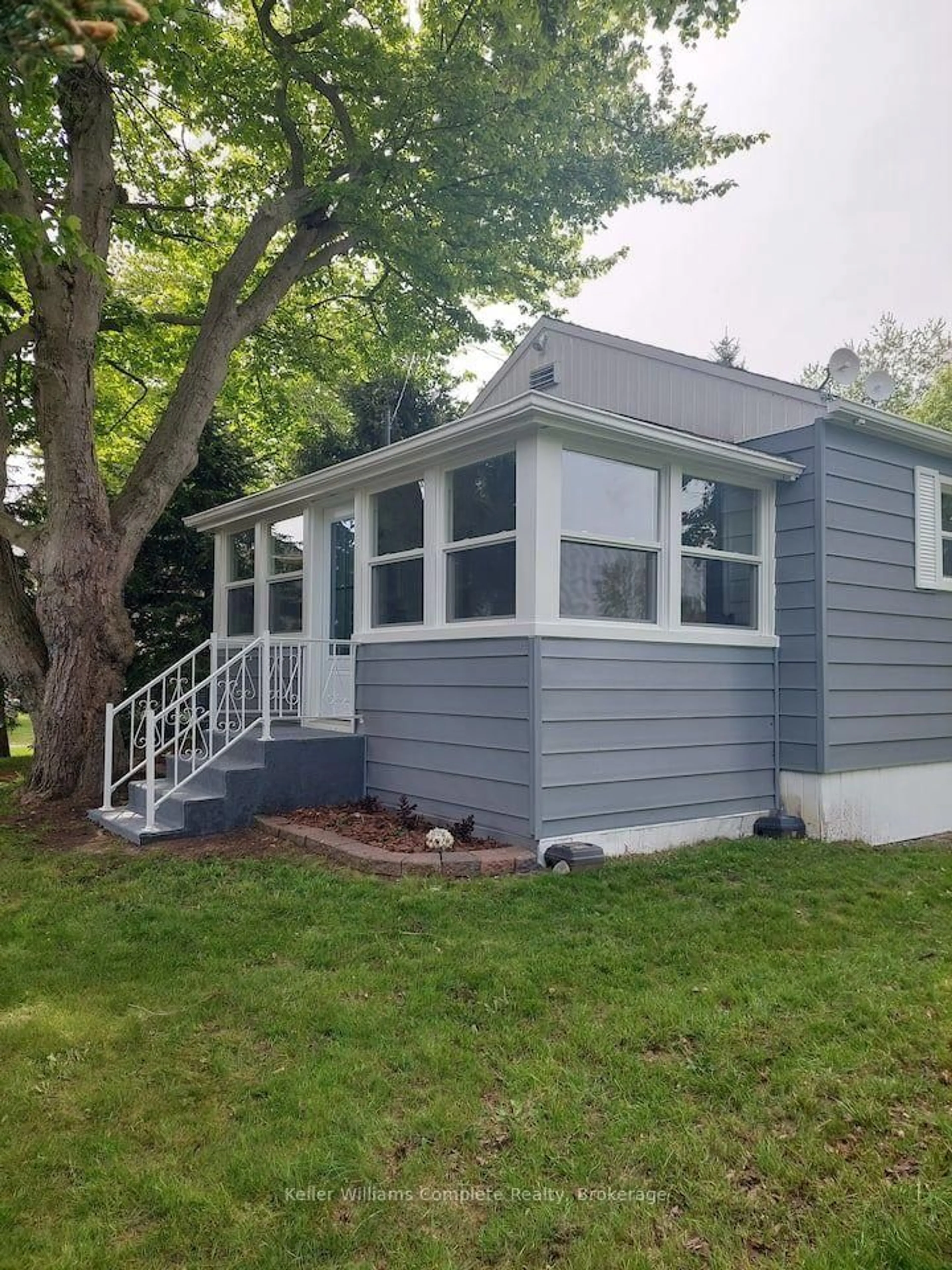 Home with vinyl exterior material, unknown for 12189 Augustine Rd, Wainfleet Ontario L0S 1V0