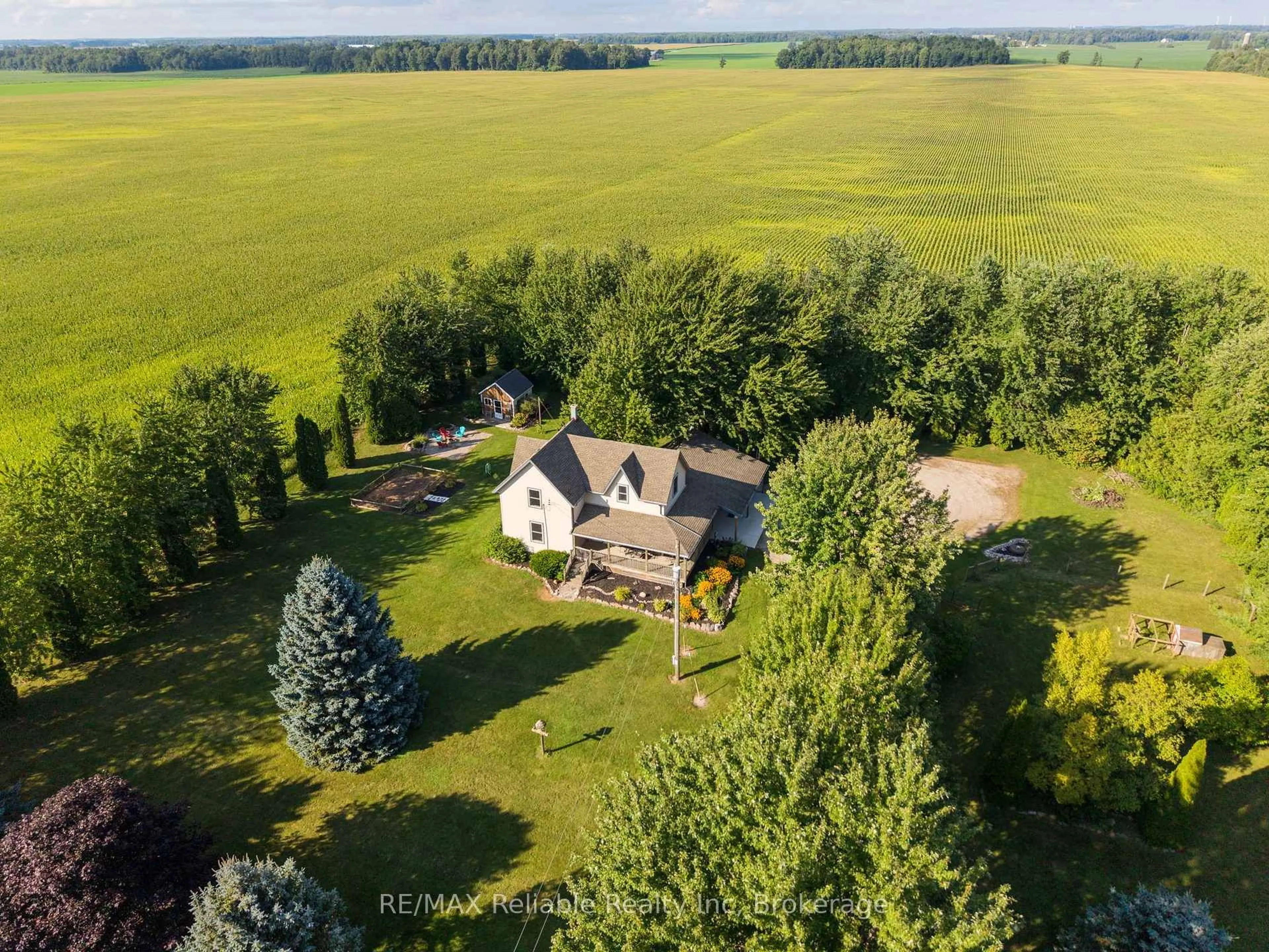 A pic from outside/outdoor area/front of a property/back of a property/a pic from drone, unknown for 43488 Chiselhurst Rd, Huron East Ontario N0M 2E0