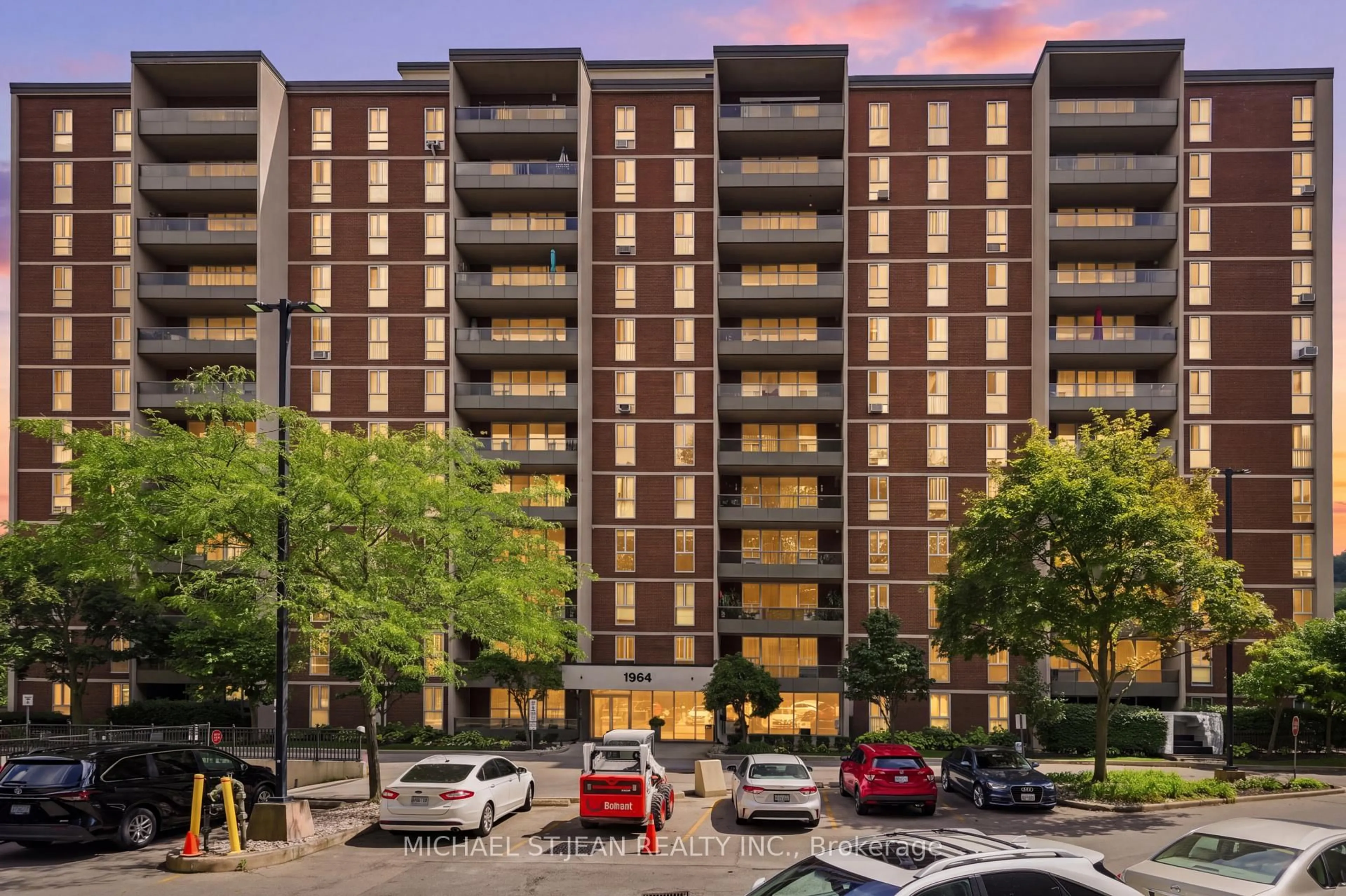 Unknown for 1964 Main St #507, Hamilton Ontario L8S 1J5