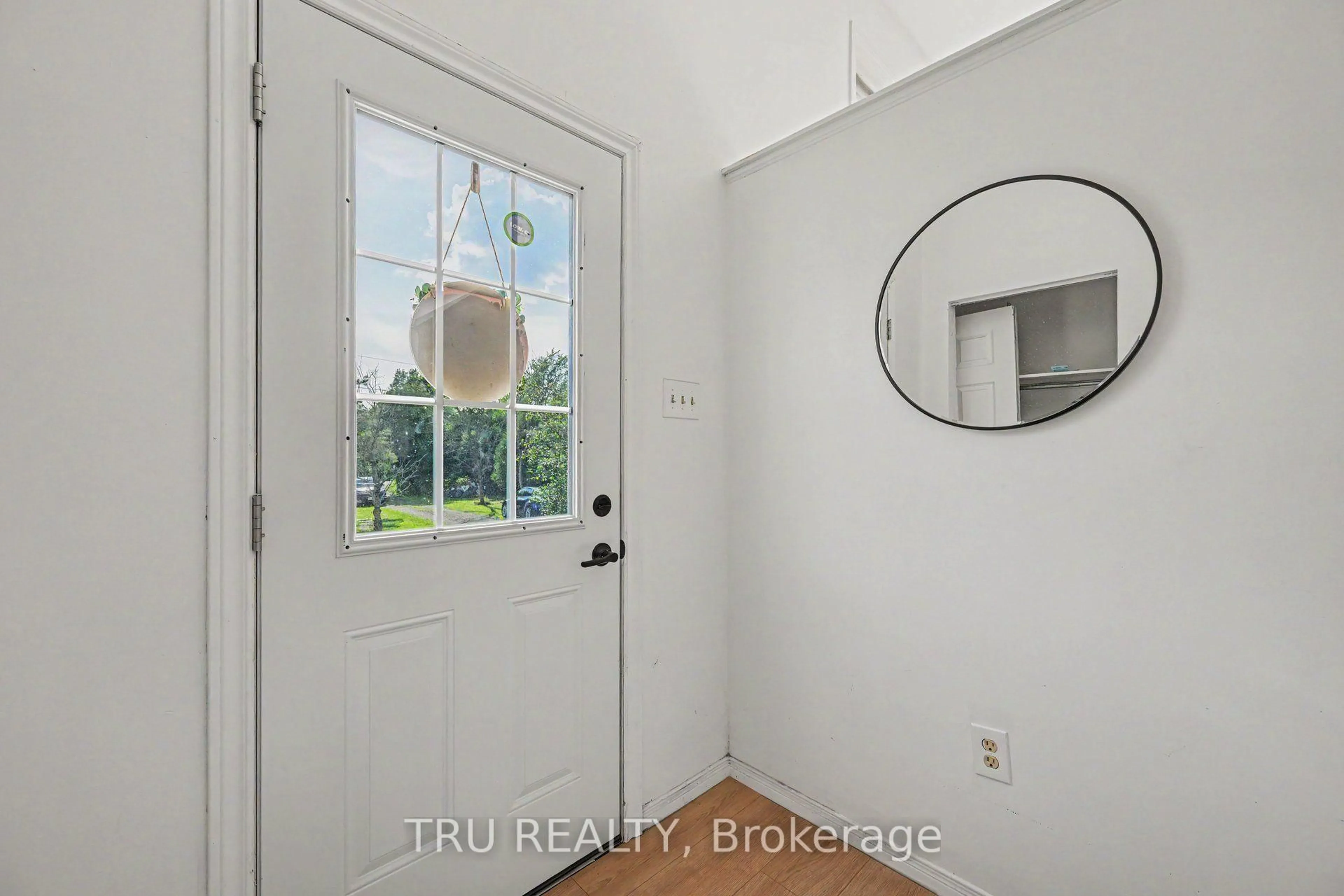 Indoor entryway for 445 Bolton Rd, North Grenville Ontario K0G 1N0