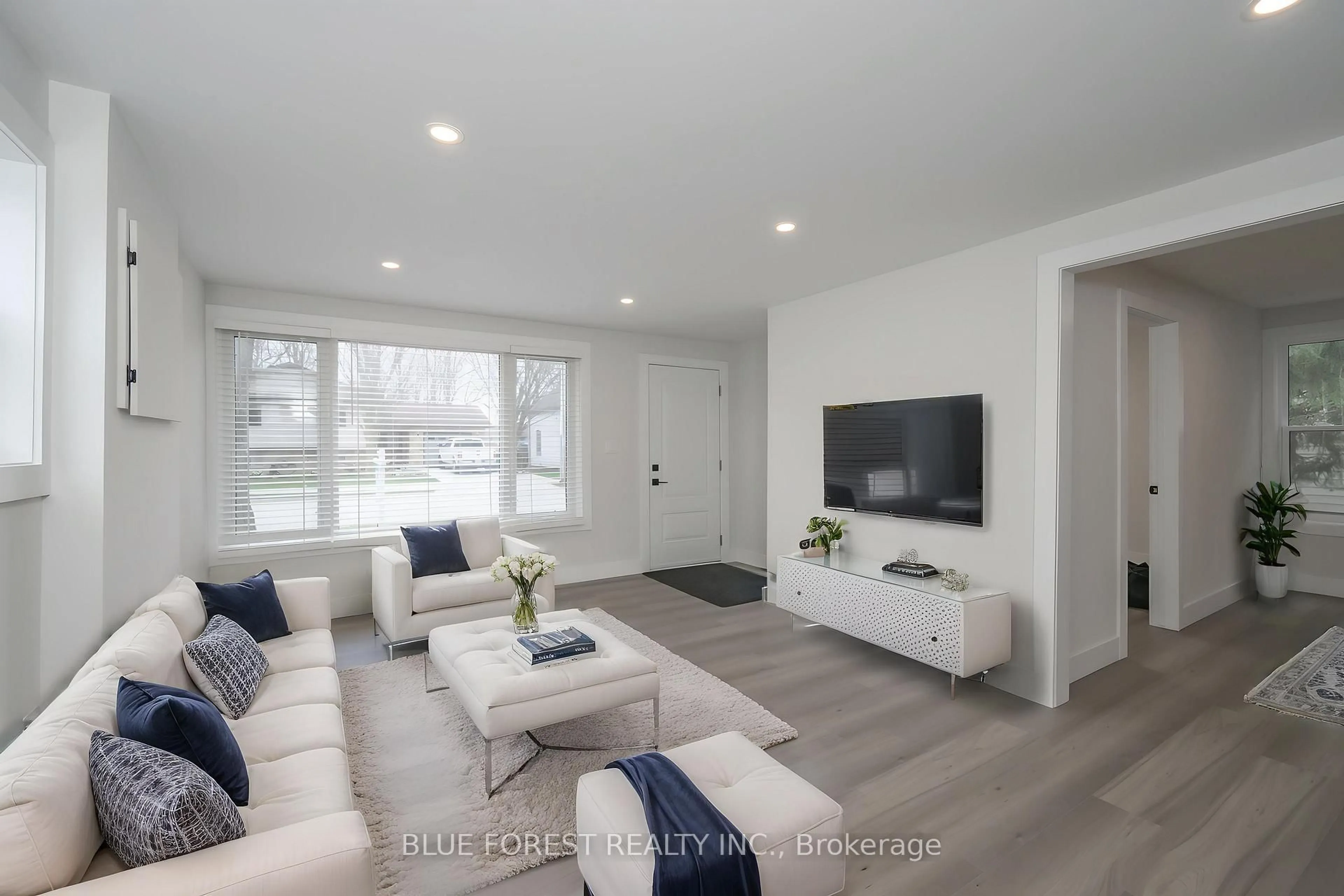 Living room with furniture, unknown for 186 VICTORIA St, Southwest Middlesex Ontario N0L 1M0