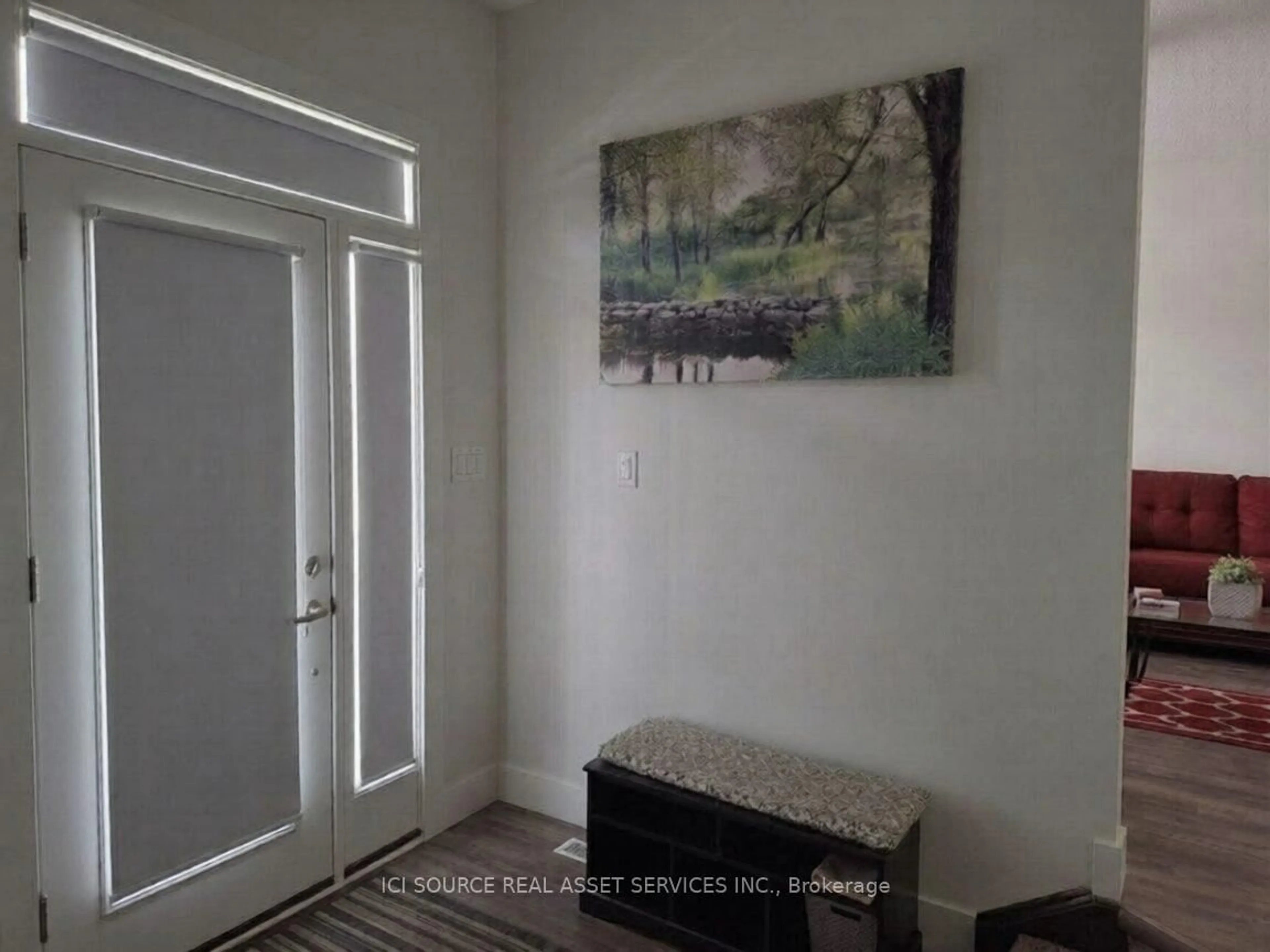 Indoor entryway for 20 Helen Crt, Central Elgin Ontario N0L 1B0