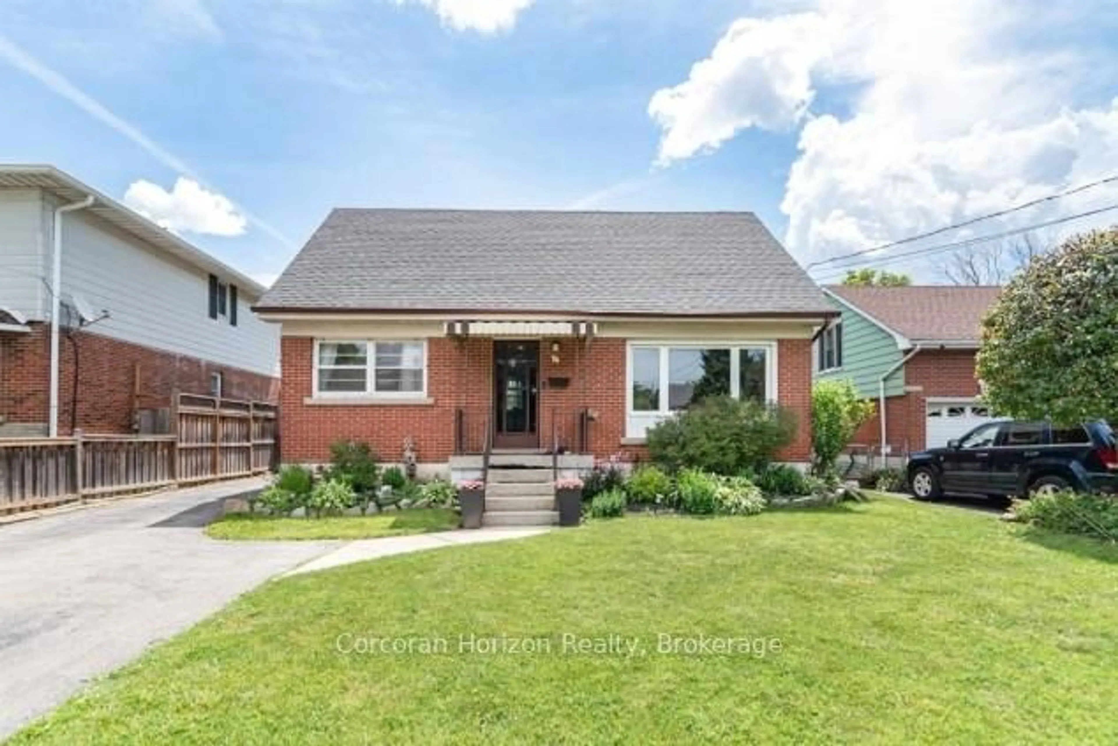 Home with brick exterior material, street for 43 Wyngate Ave, Hamilton Ontario L8G 1T3