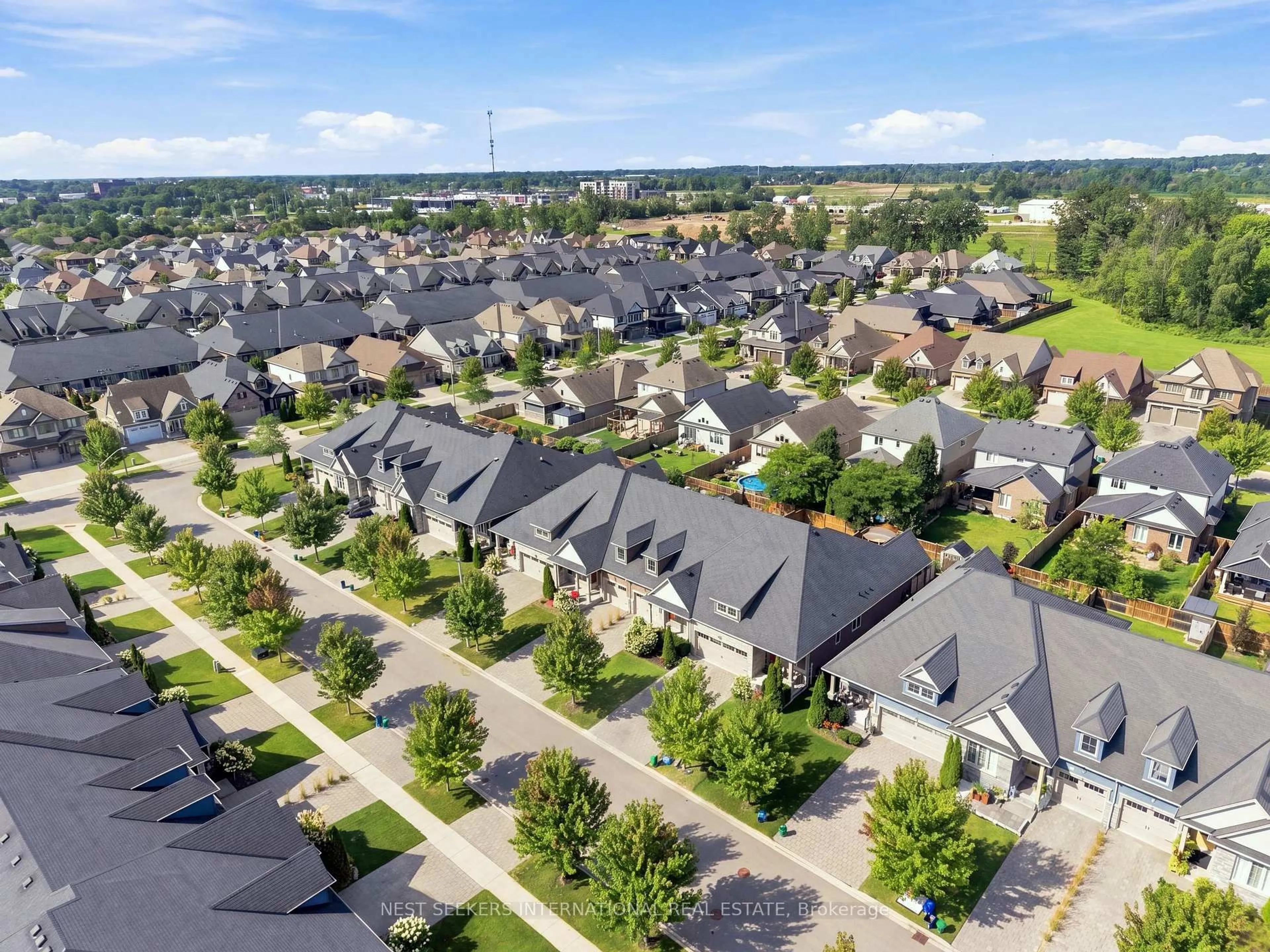 A pic from outside/outdoor area/front of a property/back of a property/a pic from drone, street for 13 Andrew Lane, Thorold Ontario L2V 0E3
