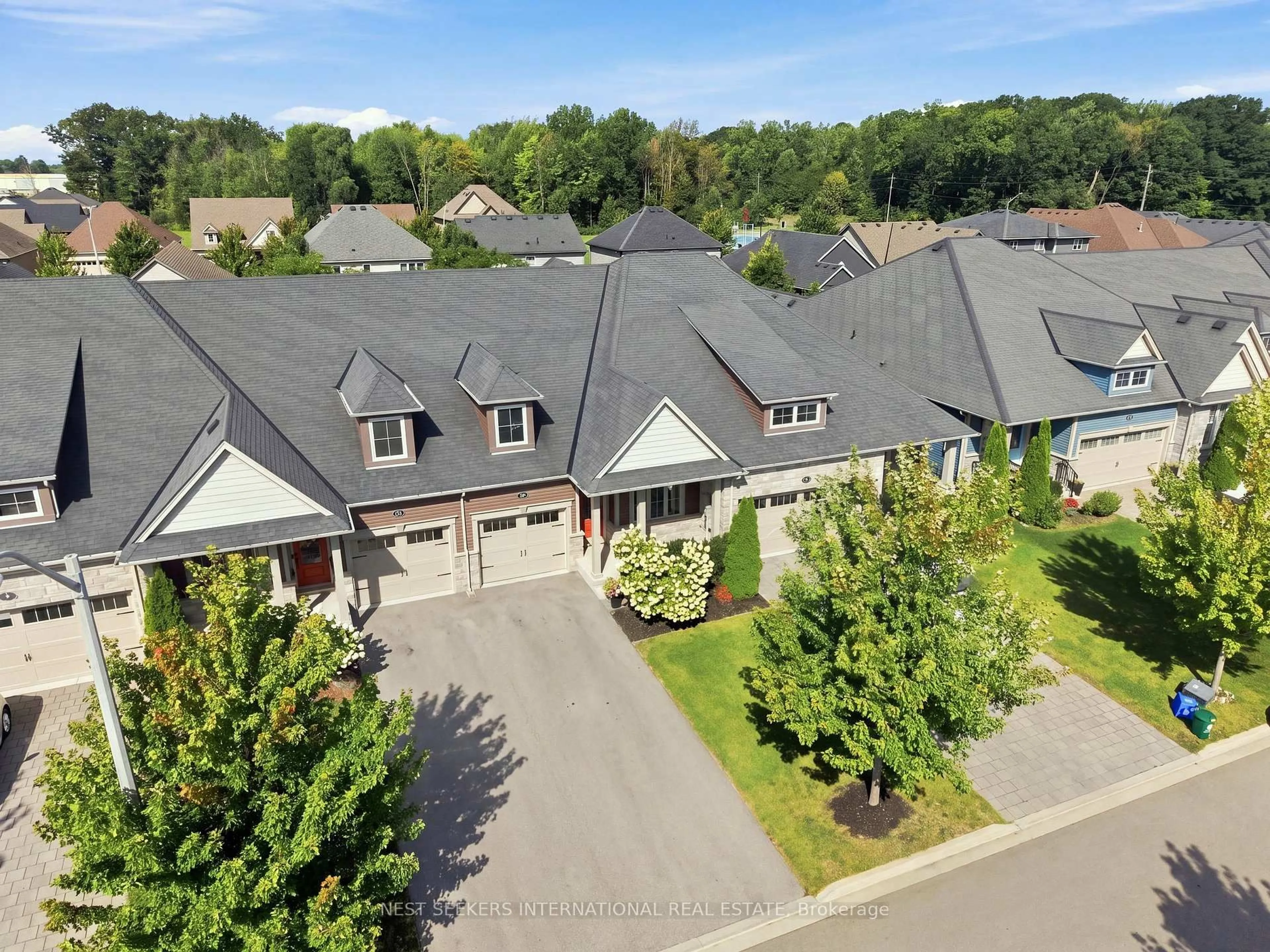 A pic from outside/outdoor area/front of a property/back of a property/a pic from drone, street for 13 Andrew Lane, Thorold Ontario L2V 0E3