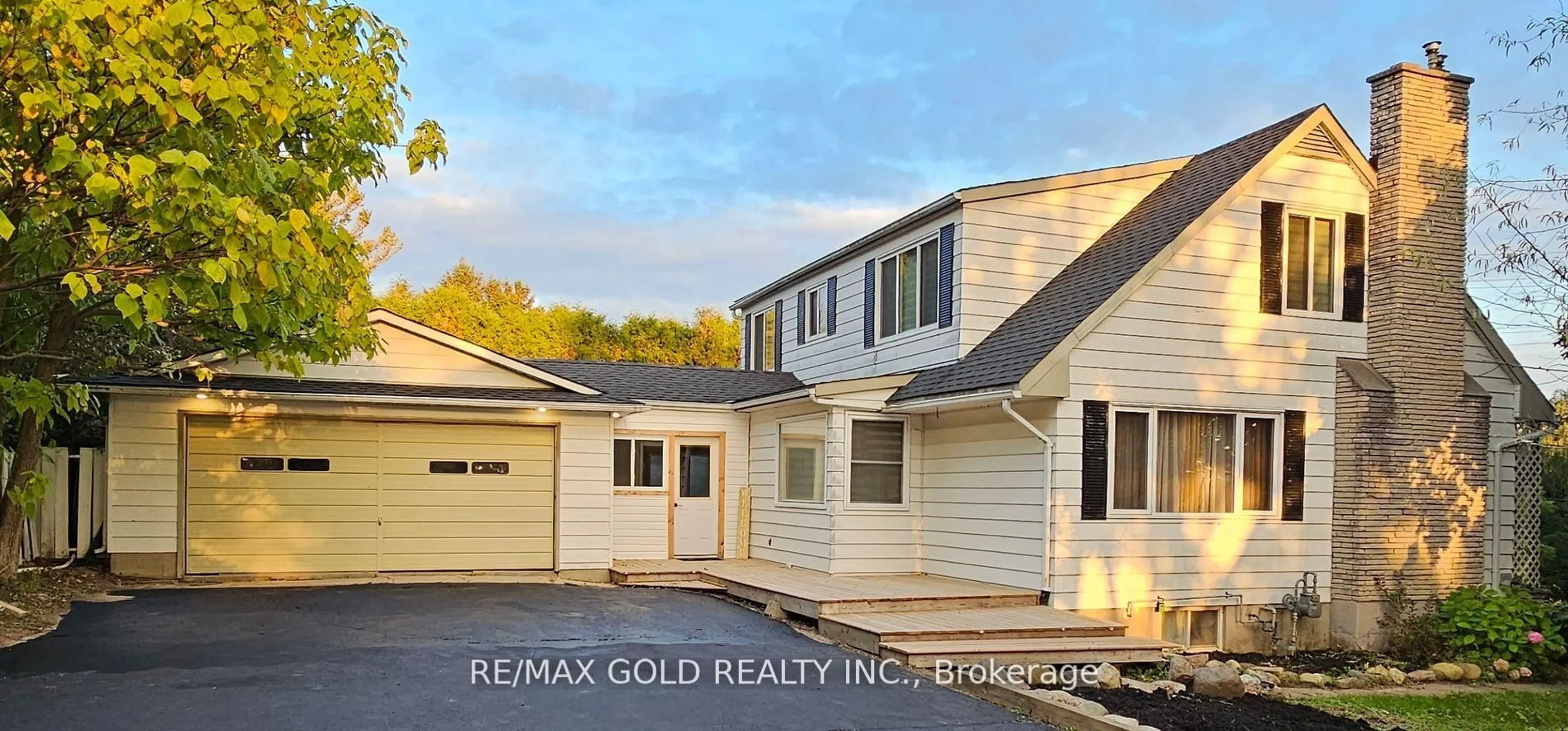 Home with vinyl exterior material, street for 285 NORTH WATER St, Wellington North Ontario N0G 2L3