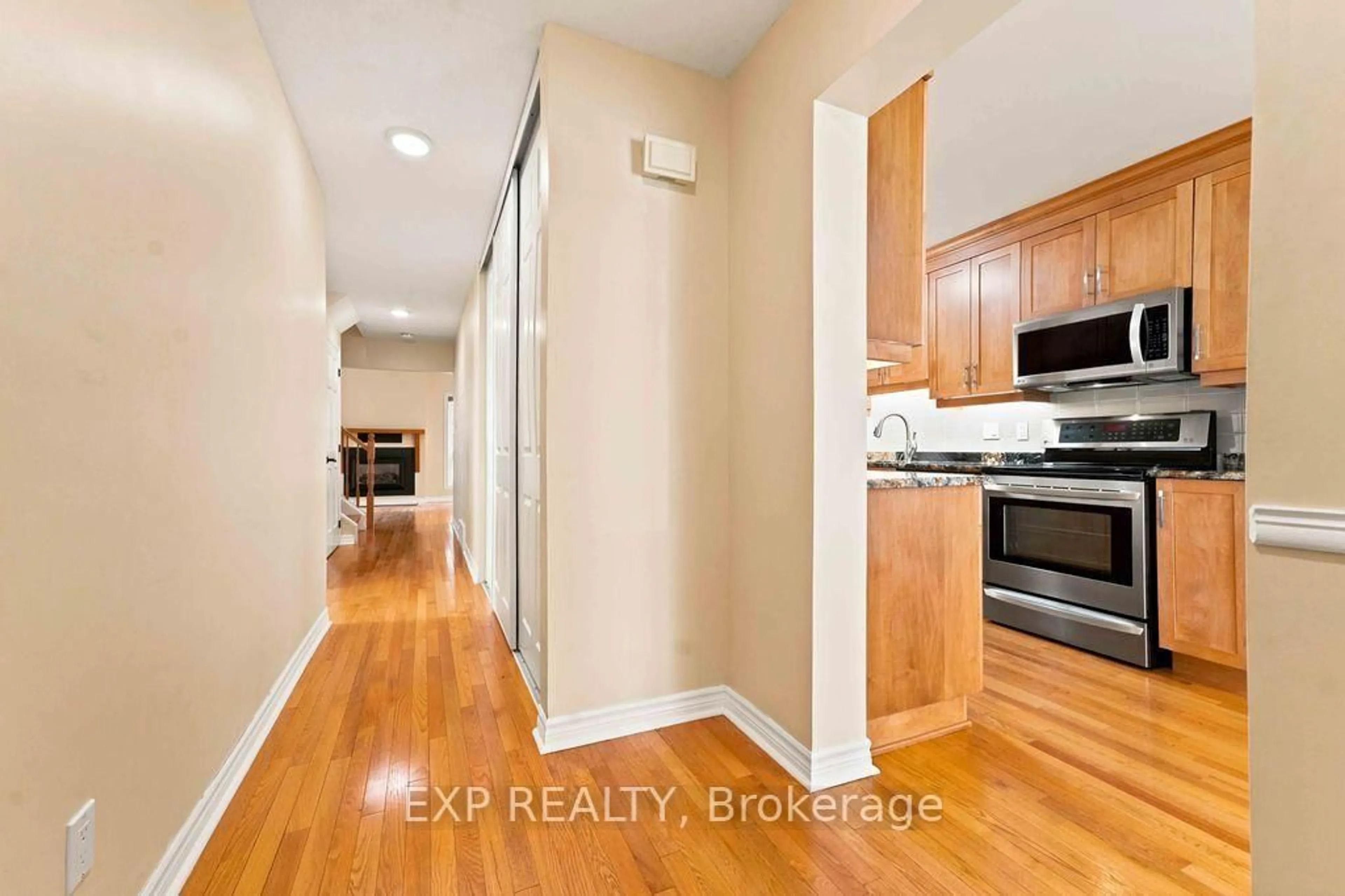 Unknown for 28 Glenmoriston Ave, Ottawa Ontario K2L 2S2