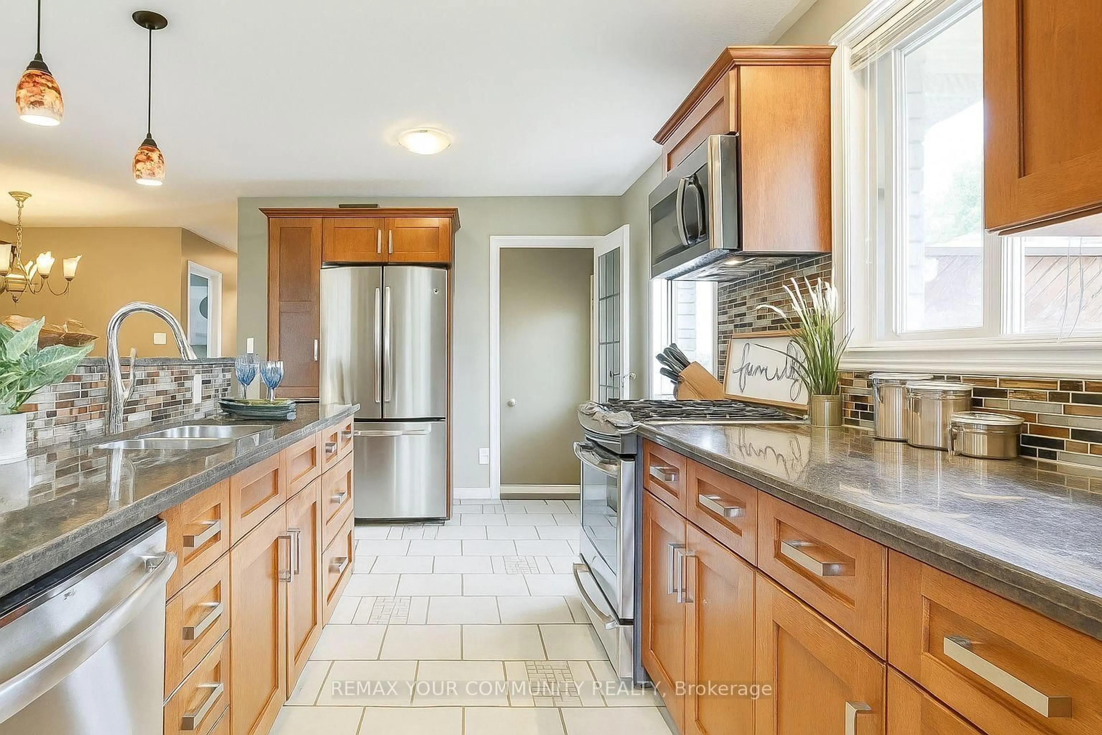 Unknown for 69 Branlyn Cres, Brantford Ontario N3P 2A1