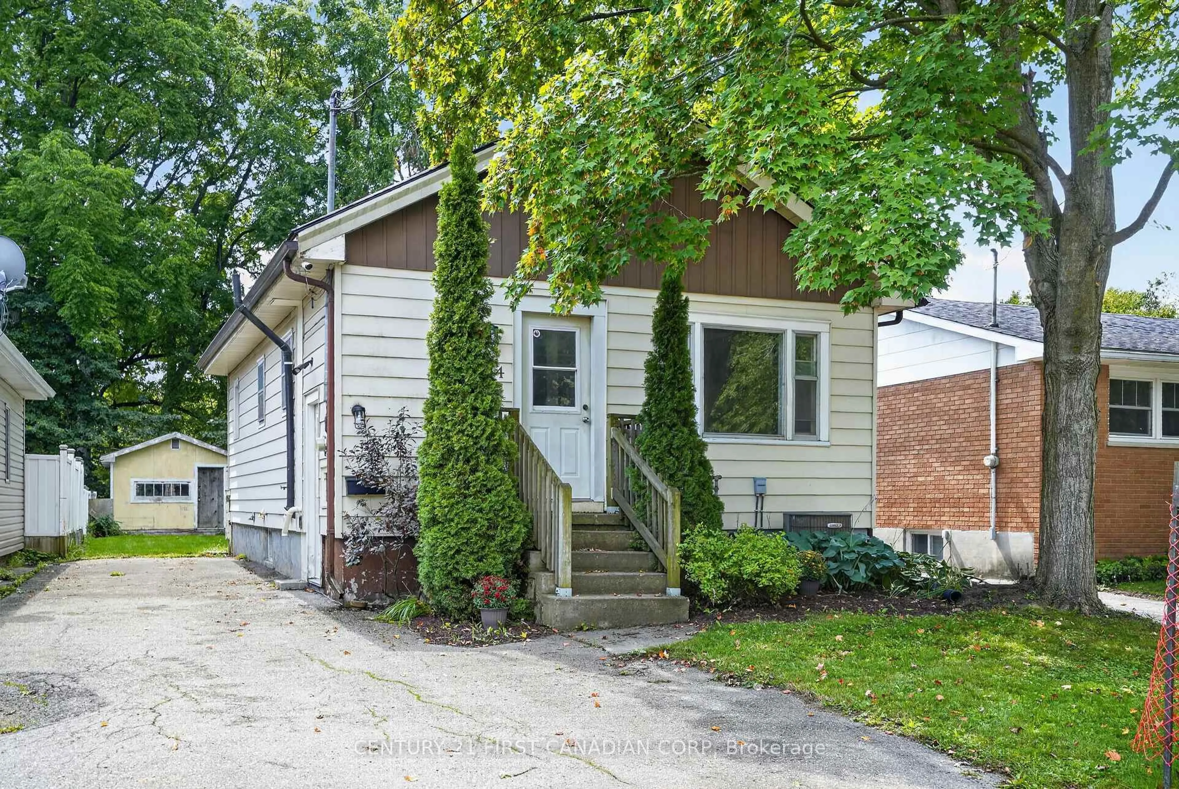 Unknown for 244 Edinburgh St, London North Ontario N6H 1M3