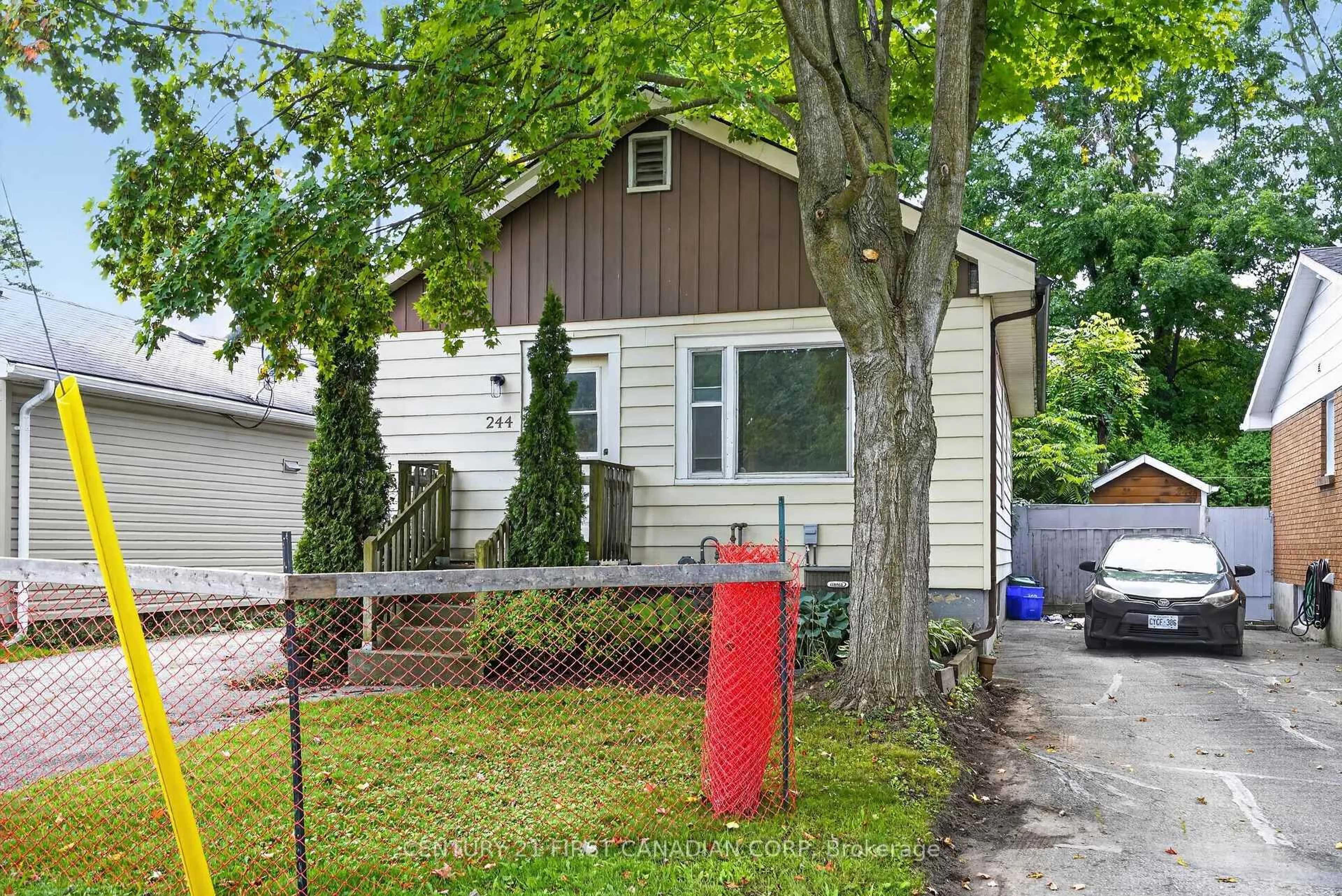 Shed for 244 Edinburgh St, London North Ontario N6H 1M3
