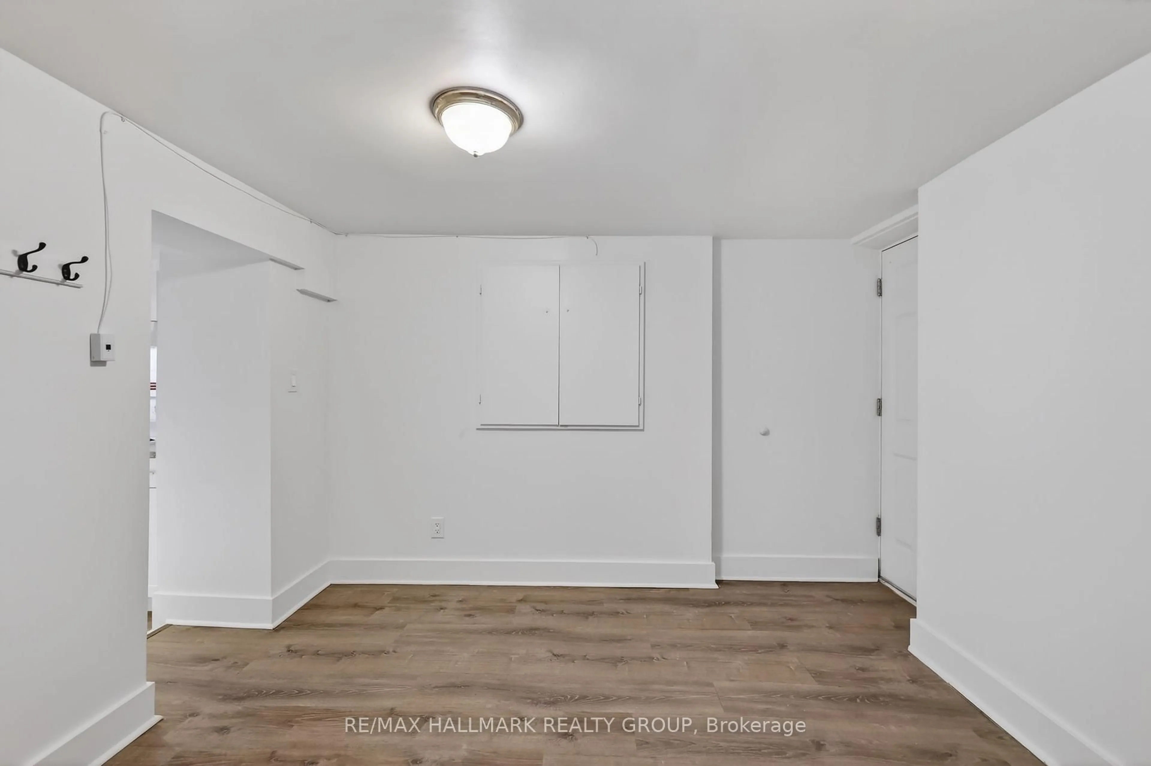 A pic of a room for 50 Aylmer Ave, Ottawa Ontario K1S 2X1
