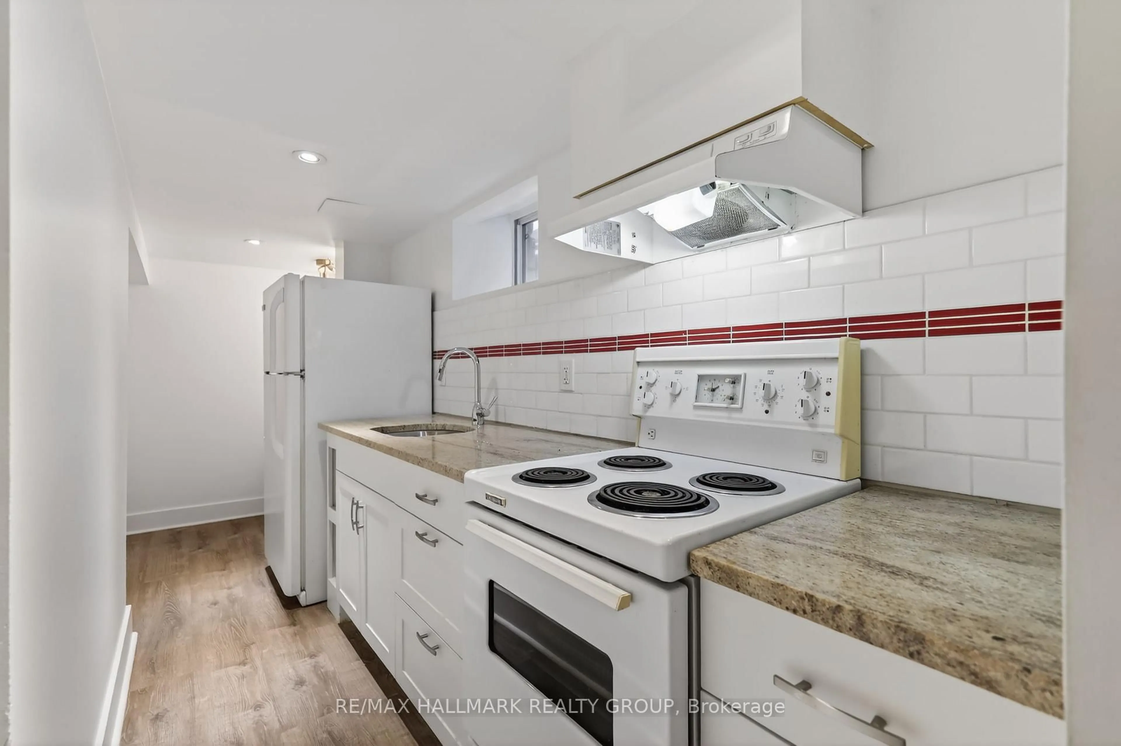 Standard kitchen, ceramic/tile floor for 50 Aylmer Ave, Ottawa Ontario K1S 2X1